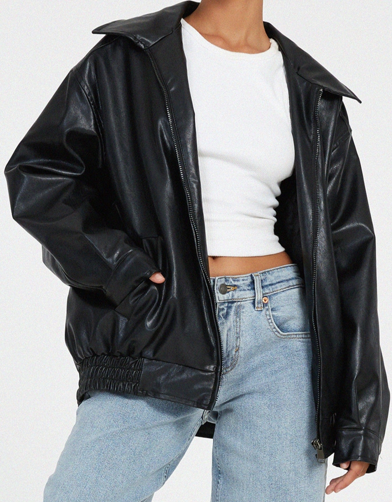 Γυναικείο oversized μπουφάν με εφέ δέρματος