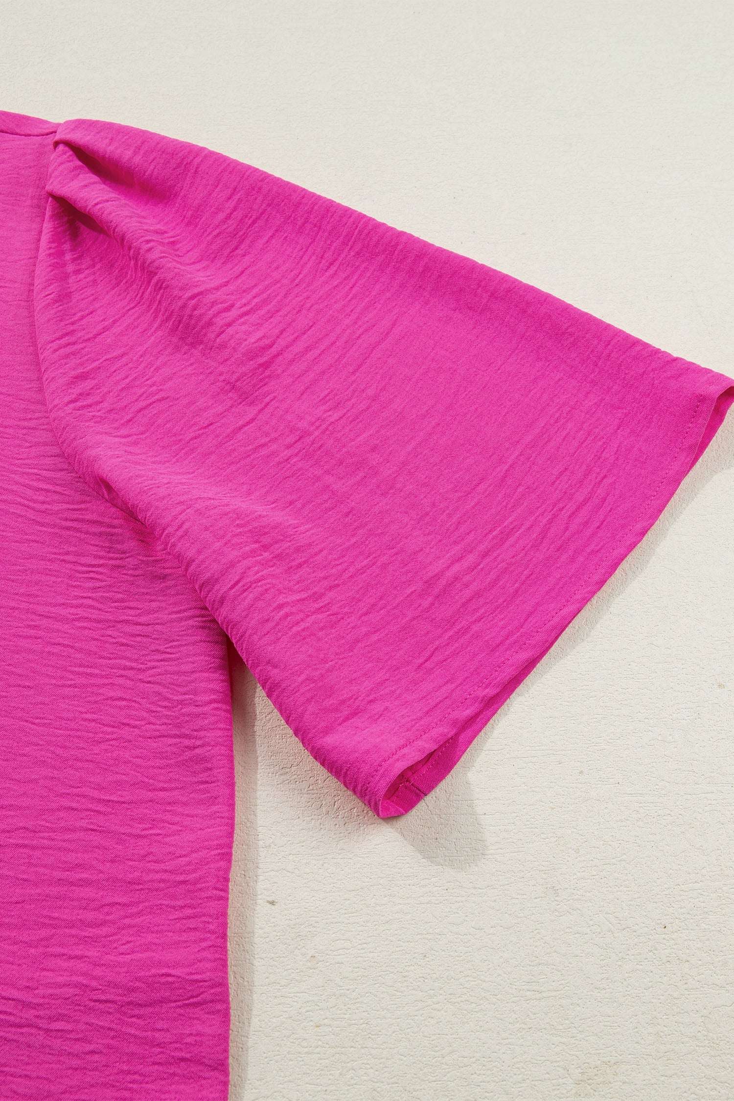 Top a Maniche Corte Ampie con Scollo a V Color Block Rosso Rosa