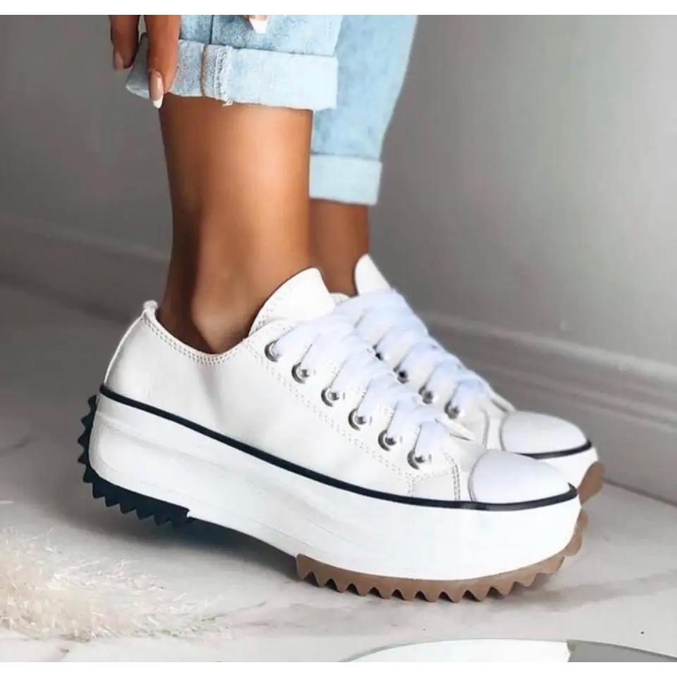 Adidași cu platformă tip pană