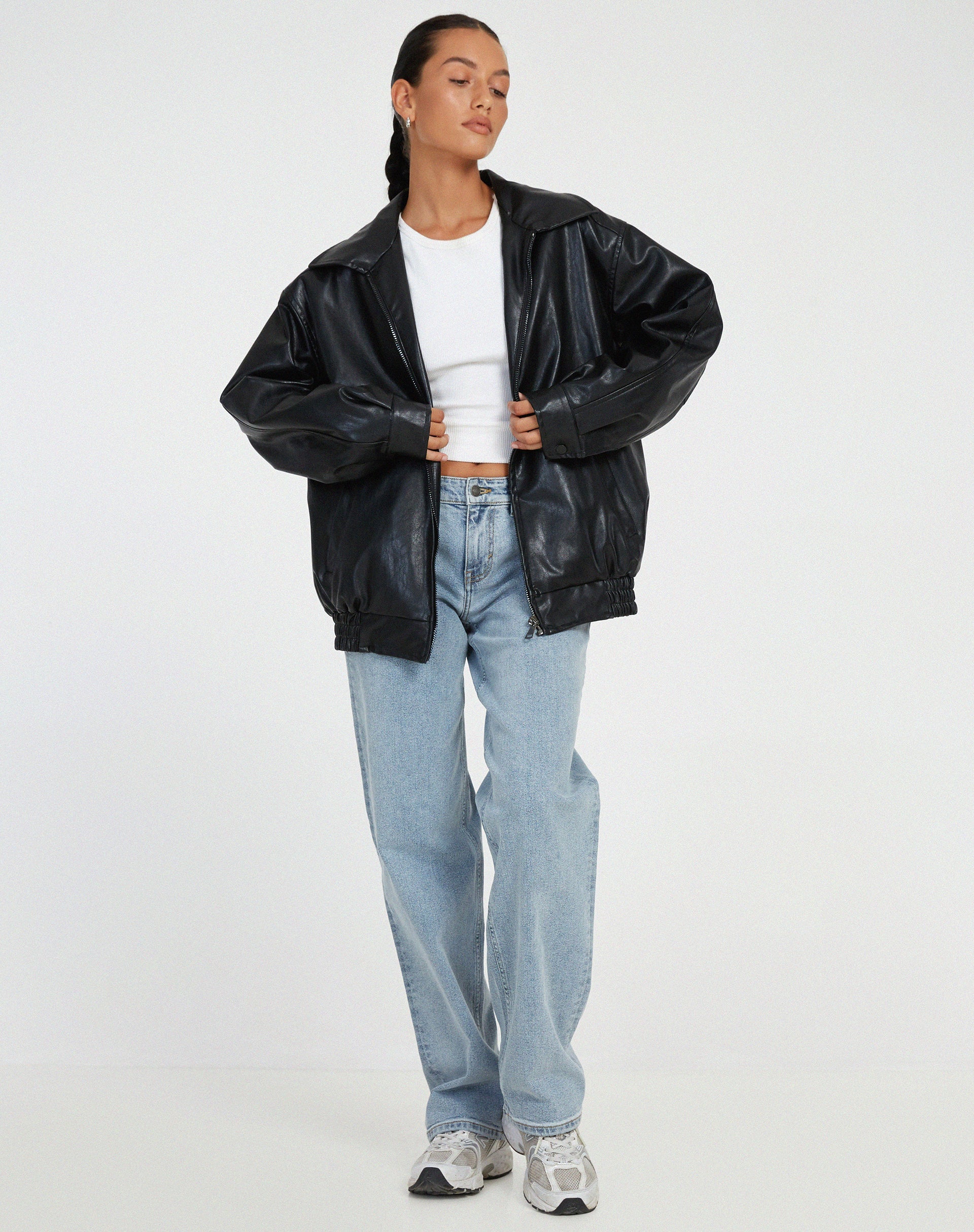 Γυναικείο oversized μπουφάν με εφέ δέρματος