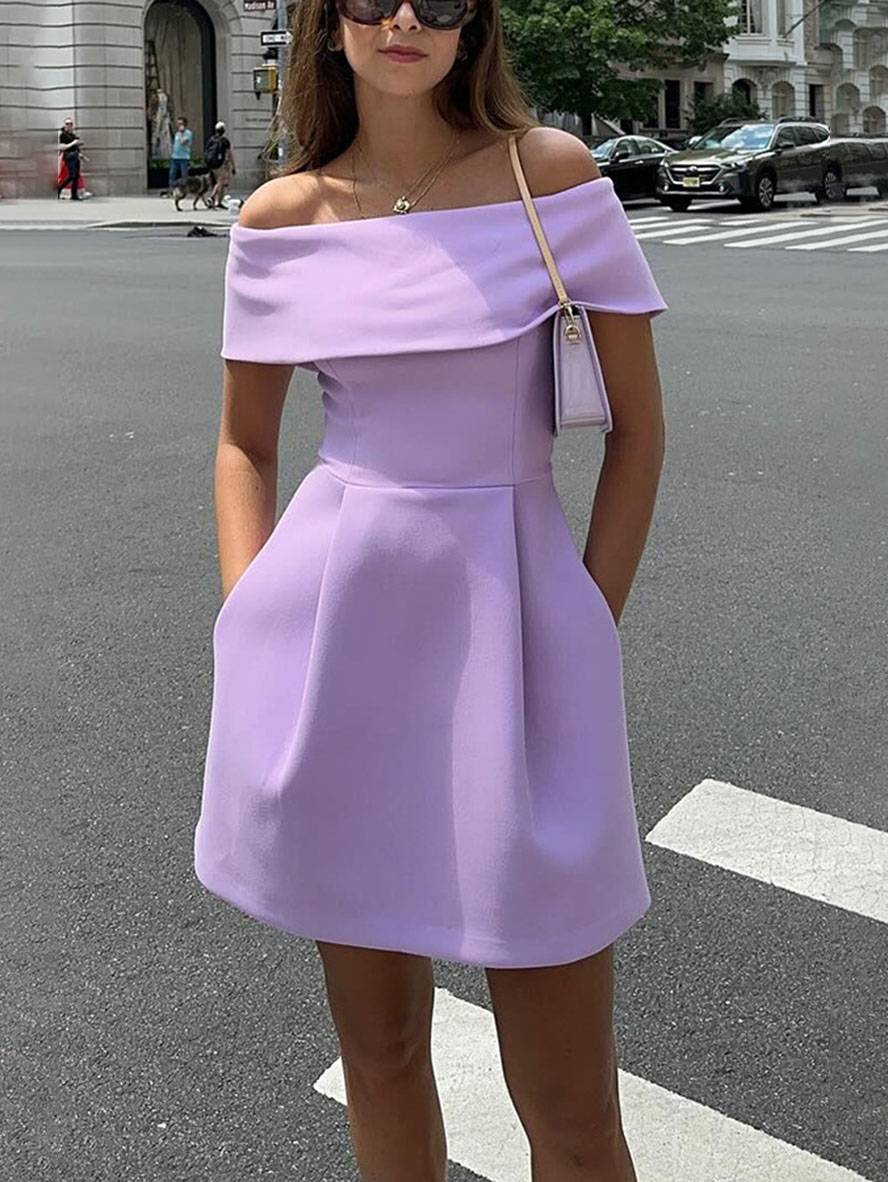 Abito Corto da Donna con Scollo Bardot e Cintura