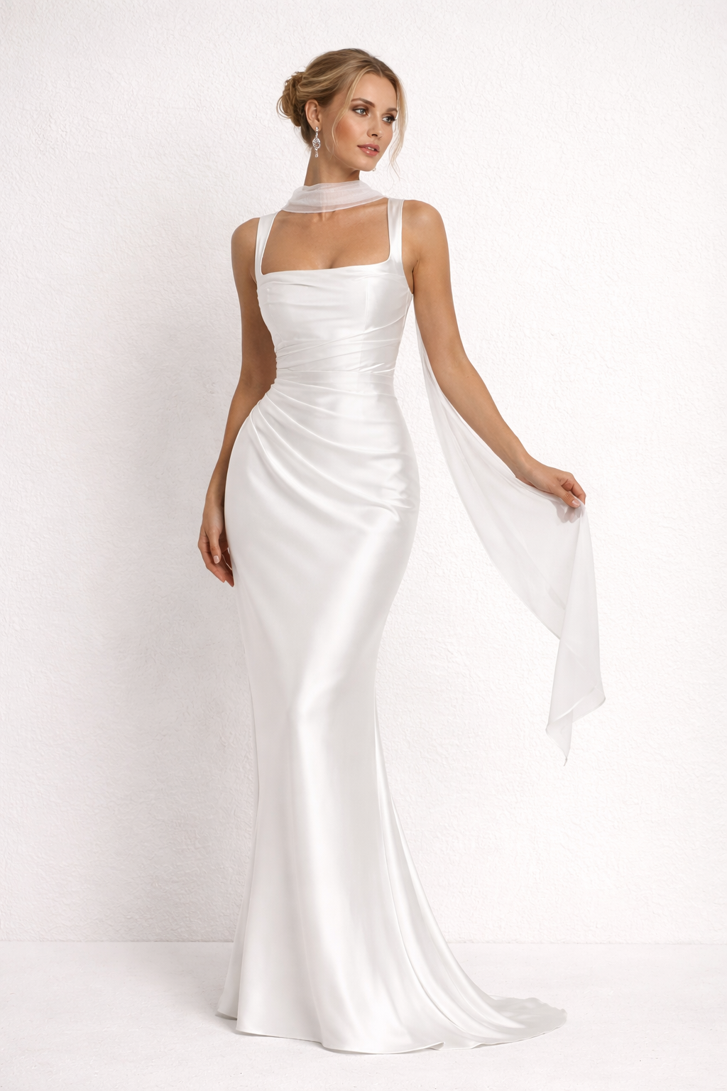 Elegant long women's dress with a sleeveless fitted cut