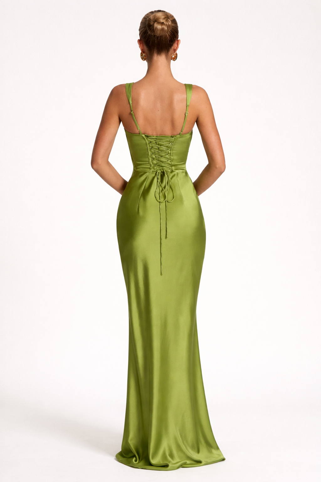 Elegant long women's dress with a sleeveless fitted cut