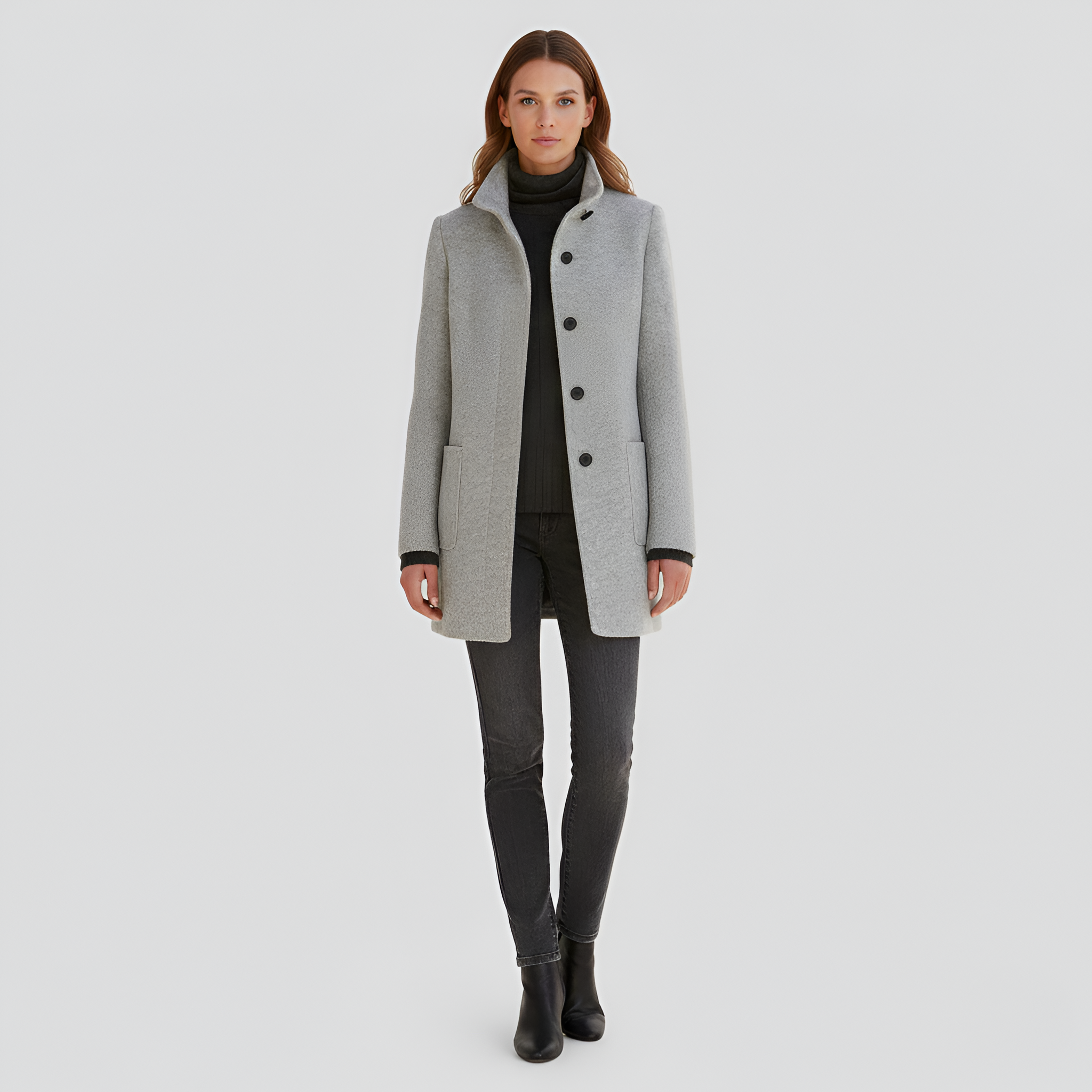 Cappotto femminile elegante dal design essenziale
