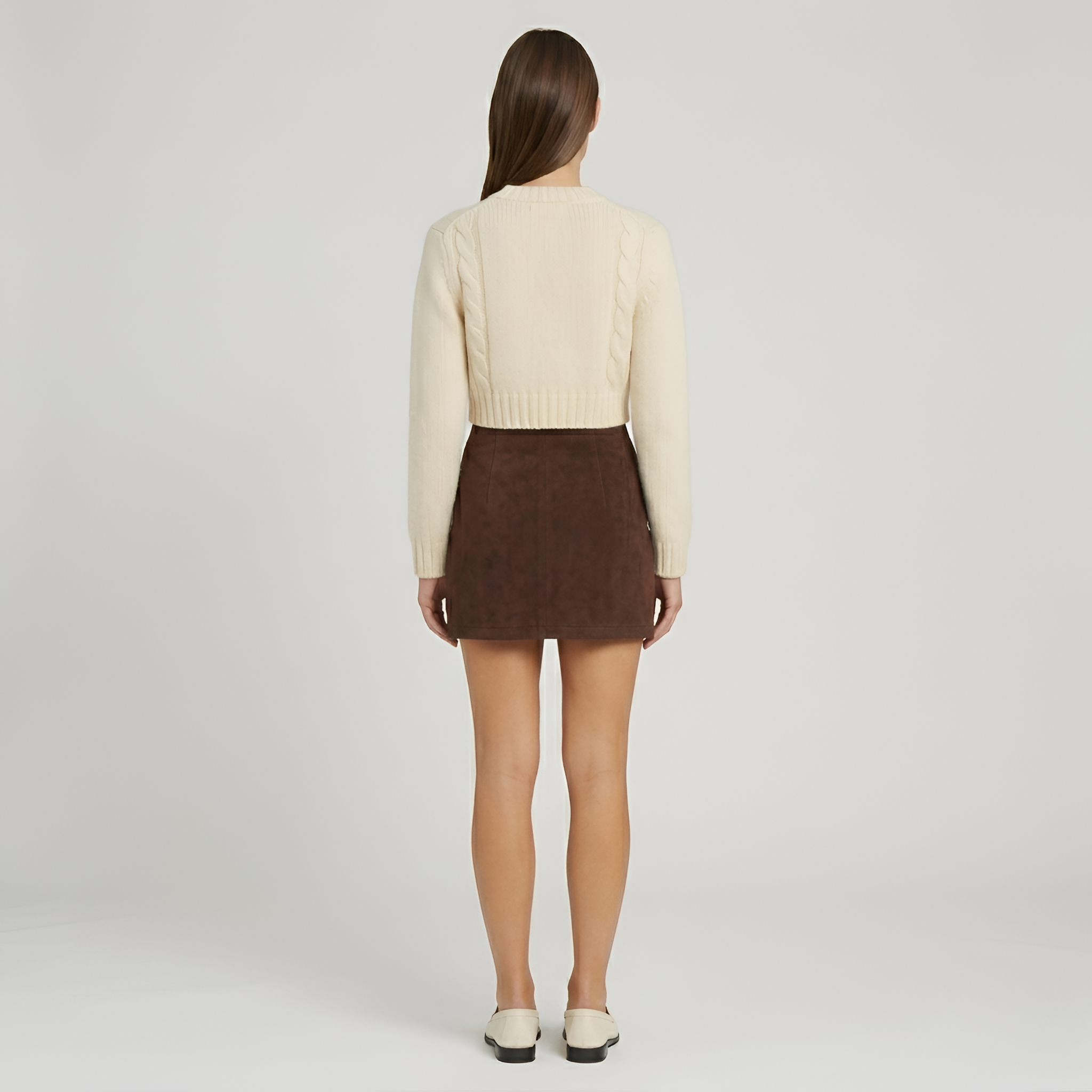 Pull court femme en maille avec torsades et jupe mini taille haute
