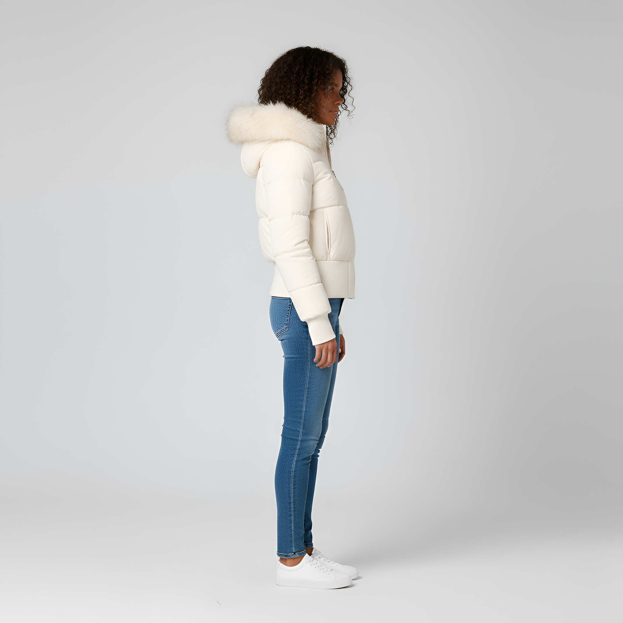 Valerios Fashion dame dynejakke med hætte og kant i syntetisk pels