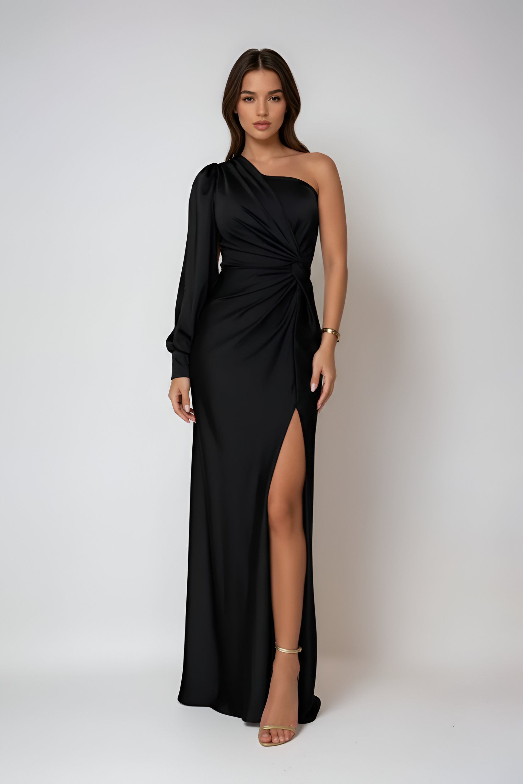 Vestido largo de satén para mujer con un solo hombro y abertura elegante