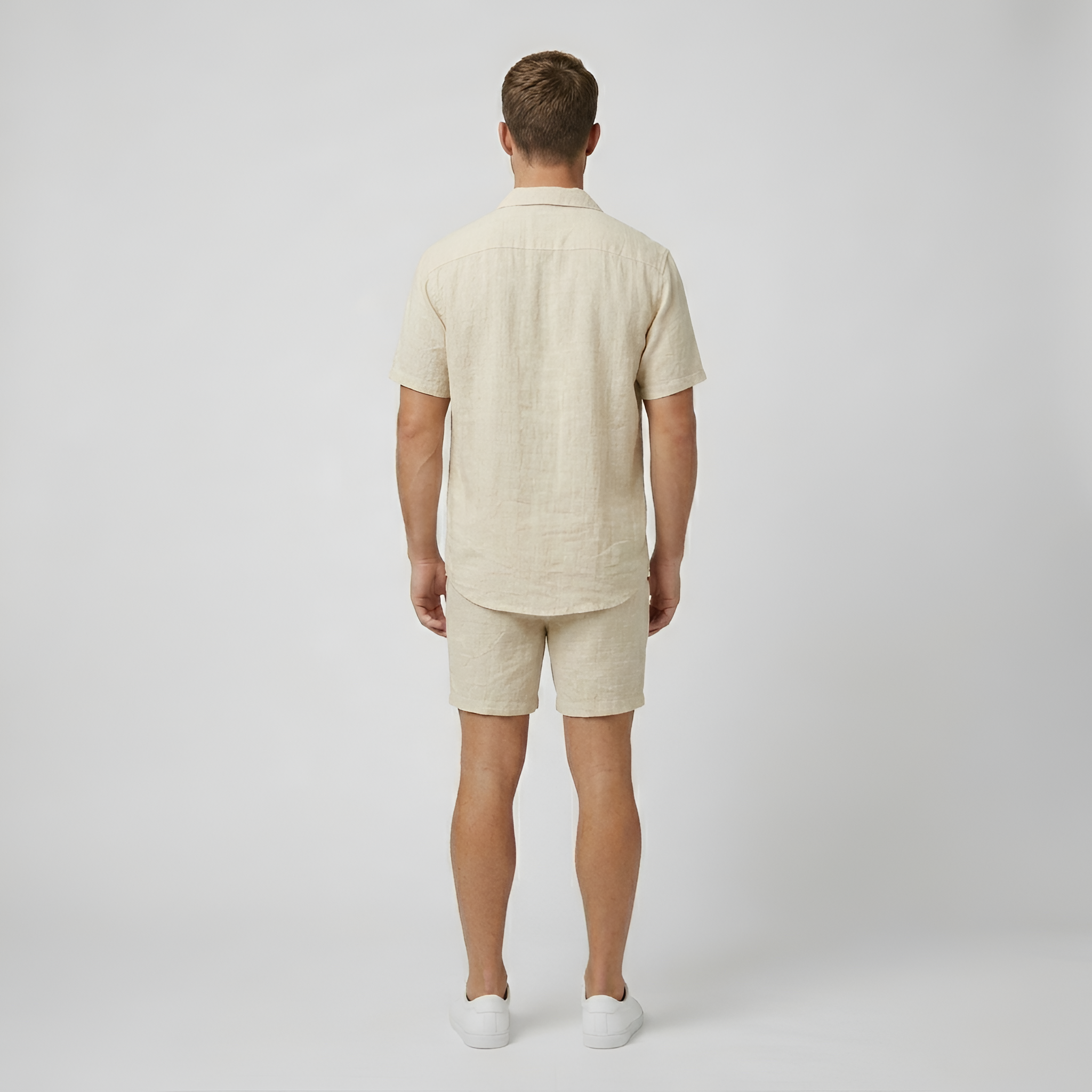 Completo uomo in lino con camicia a maniche corte e bermuda coordinati