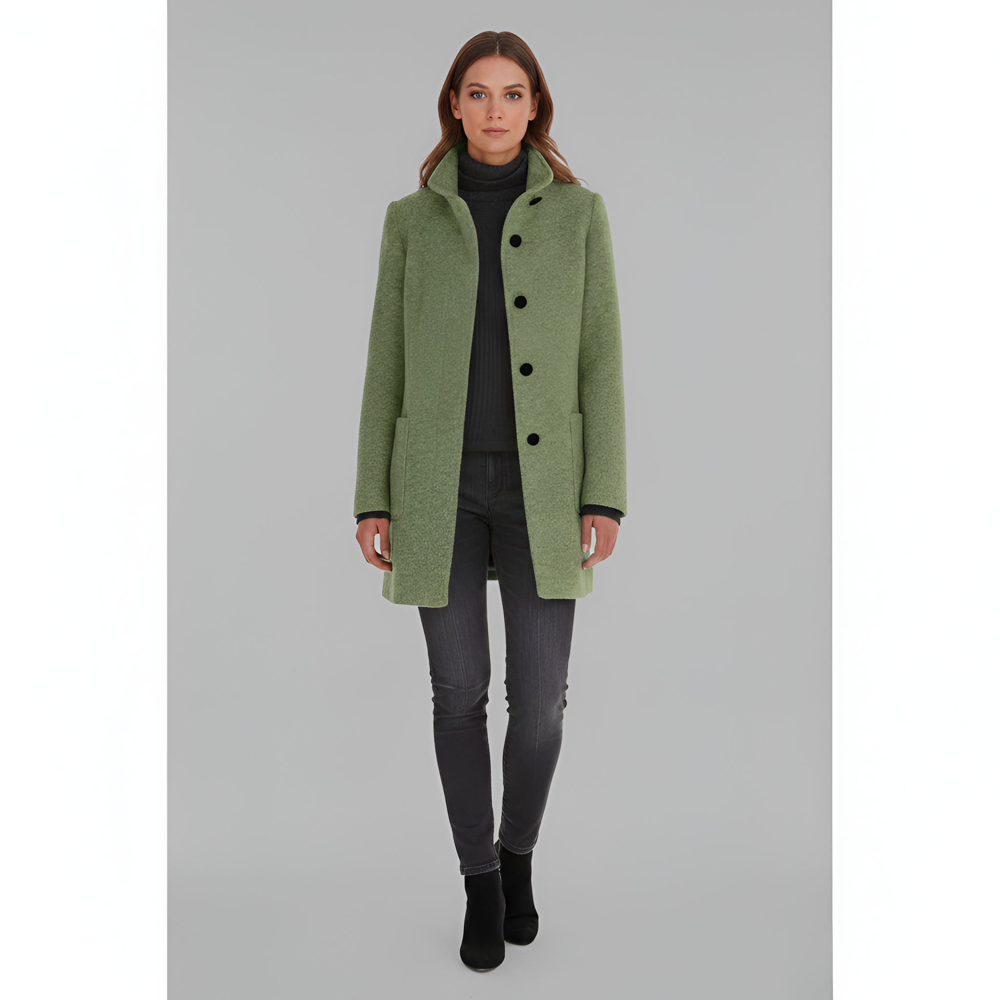 Cappotto femminile elegante dal design essenziale