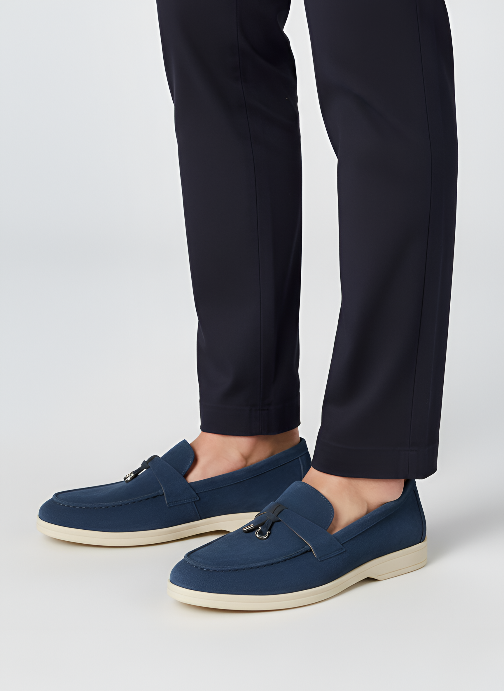 Mocassini Uomo in Pelle Scamosciata con Nappine e Suola Comfort