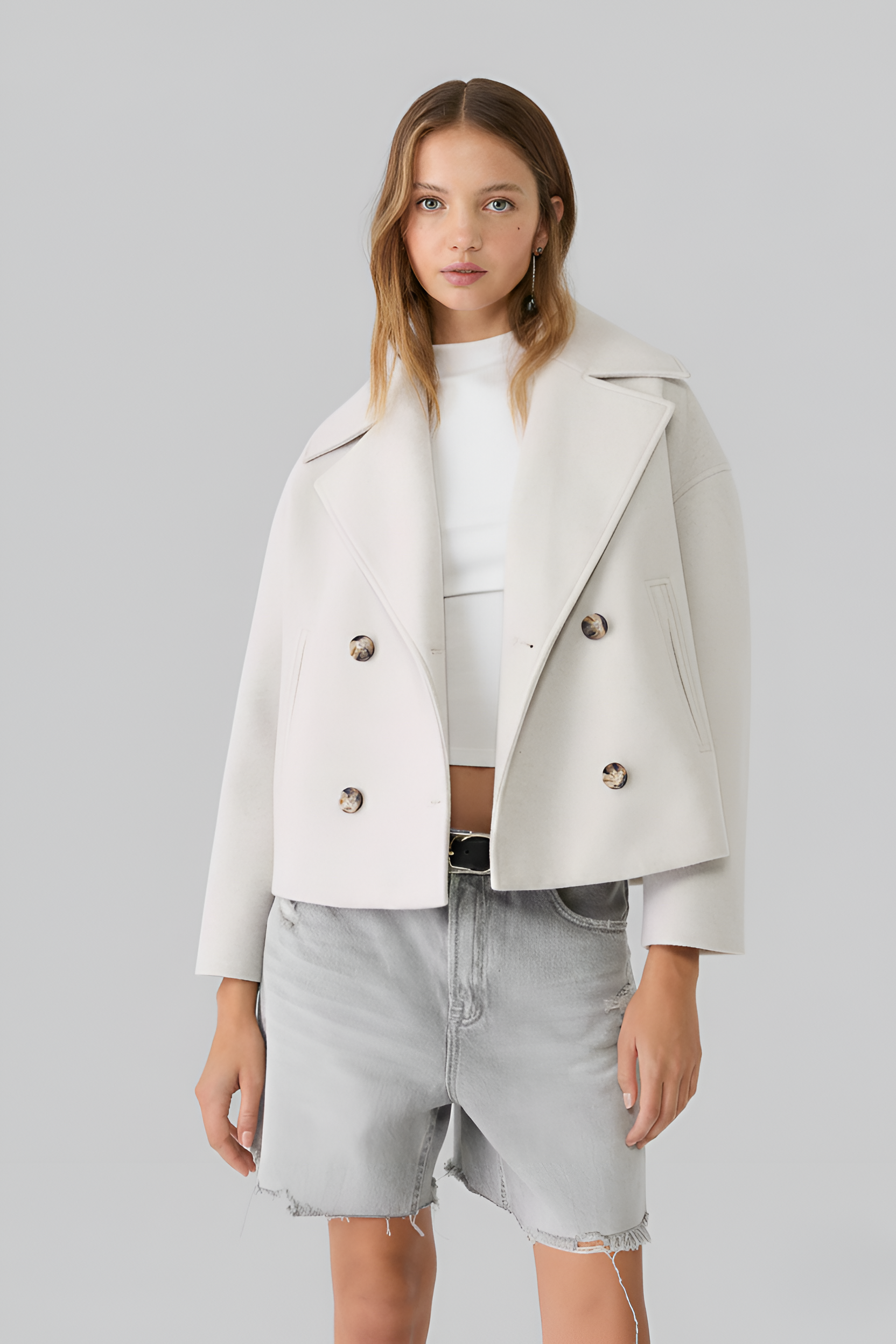 Chaqueta corta de mujer de doble botonadura elegante con ajuste regular