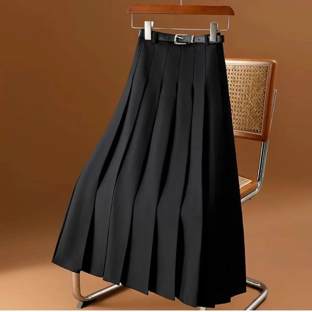 Midi plisovaná sukně s páskem pro ženy – elegantní a univerzální