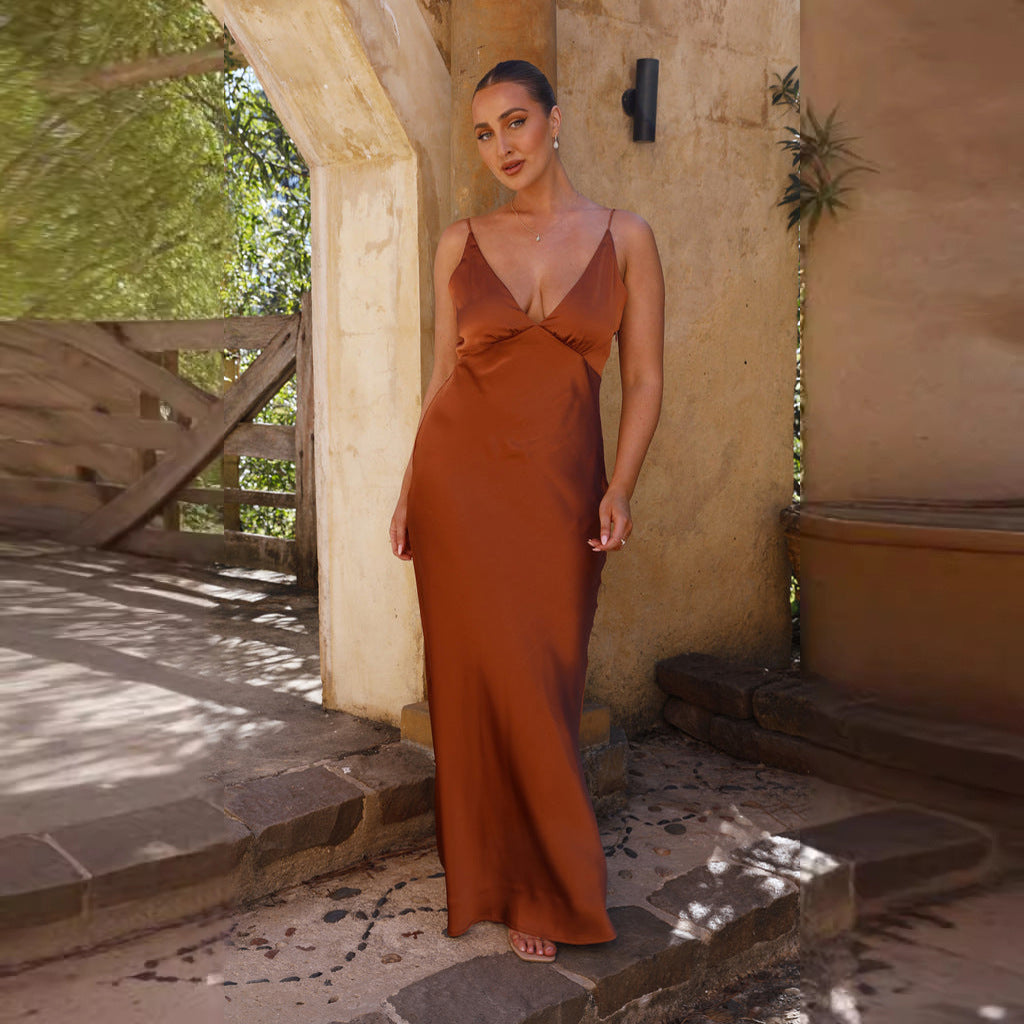 SatinLook | Women's Maxi Dress - Elegant Sleeveless V-Neck Design for Formal Events 3