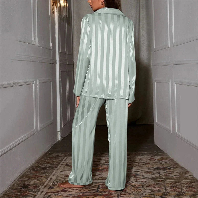Pigiama donna satinato con camicia e pantaloni