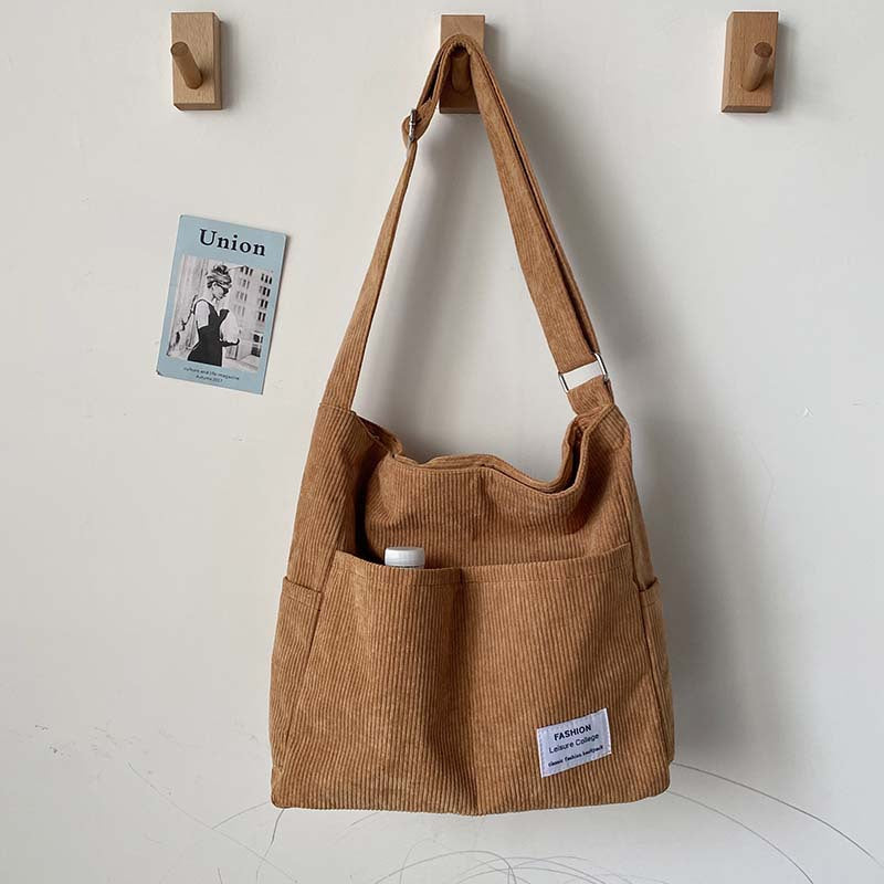Sac bandoulière en velours côtelé