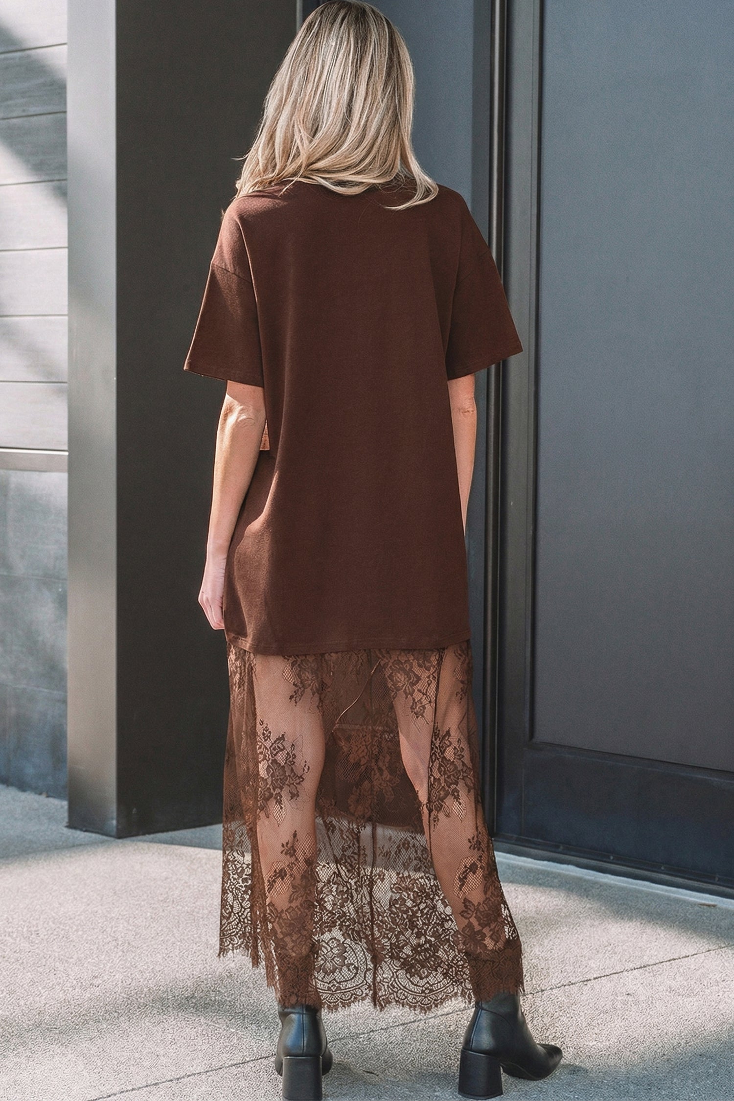 Vestido Maxi Largo com Mangas Curtas e Patchwork Floral