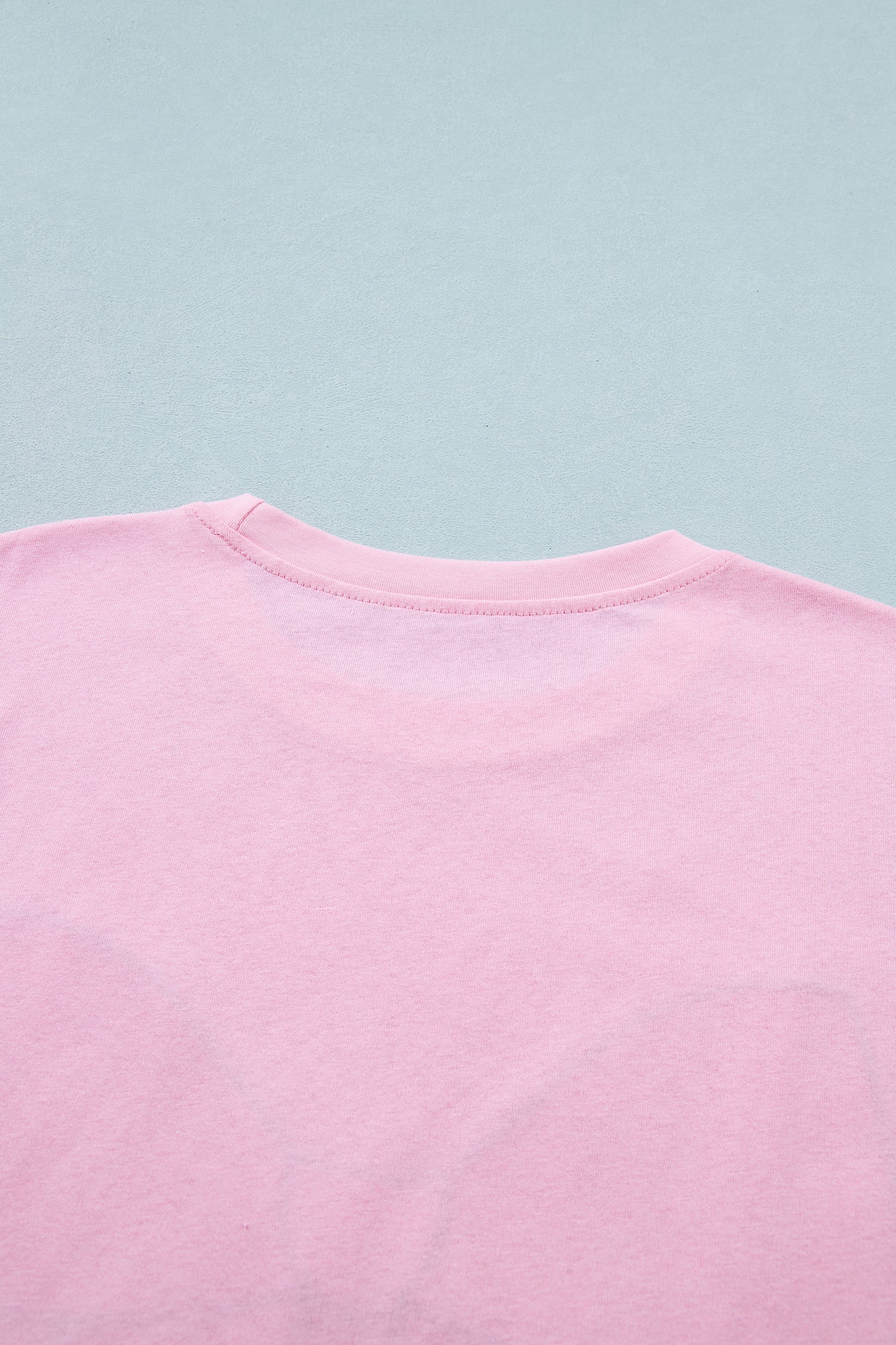T-shirt in cotone con fiocco leopardato ricamato e girocollo