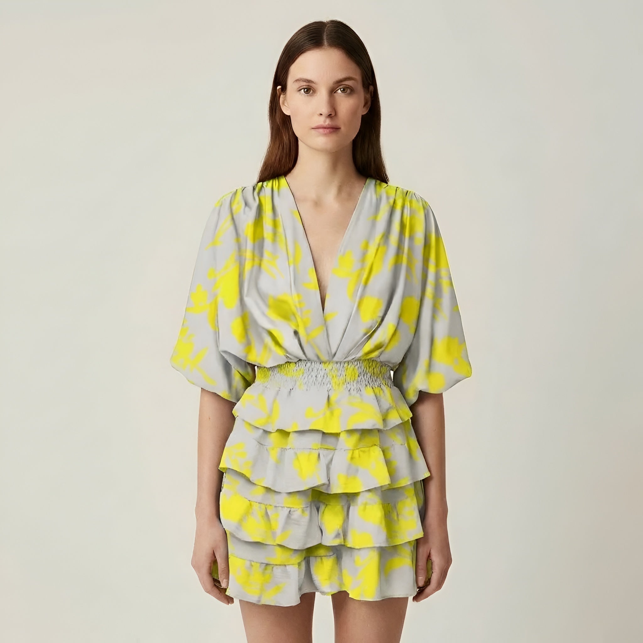 Vestido corto de mujer con volantes, estampado floral, manga amplia, escote en V, vestido casual de verano