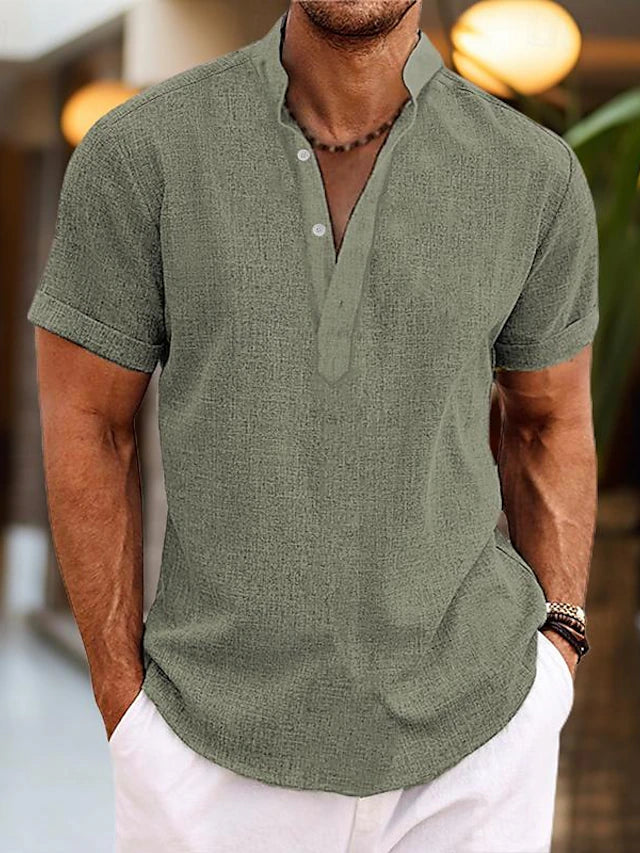 Chemise homme à manches courtes avec col montant et encolure en V