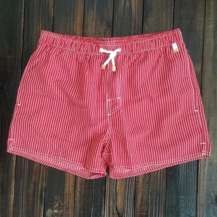 Klassisk og elegant badedragt til en uforglemmelig sommer