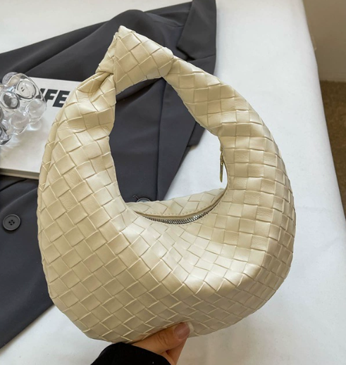 Mini dámska prepletaná kabelka - trendy štýl s uzlovanou rukoväťou