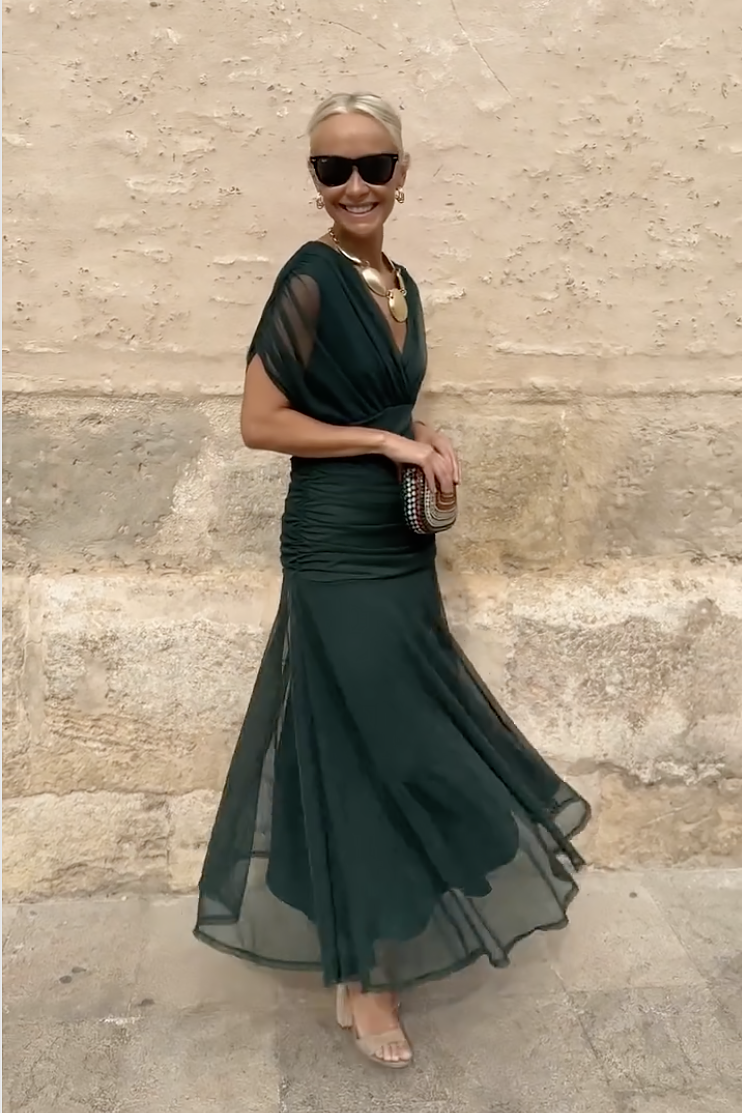 Vestido Longo Elegante Feminino com Decote Bardot e Saia Fluida