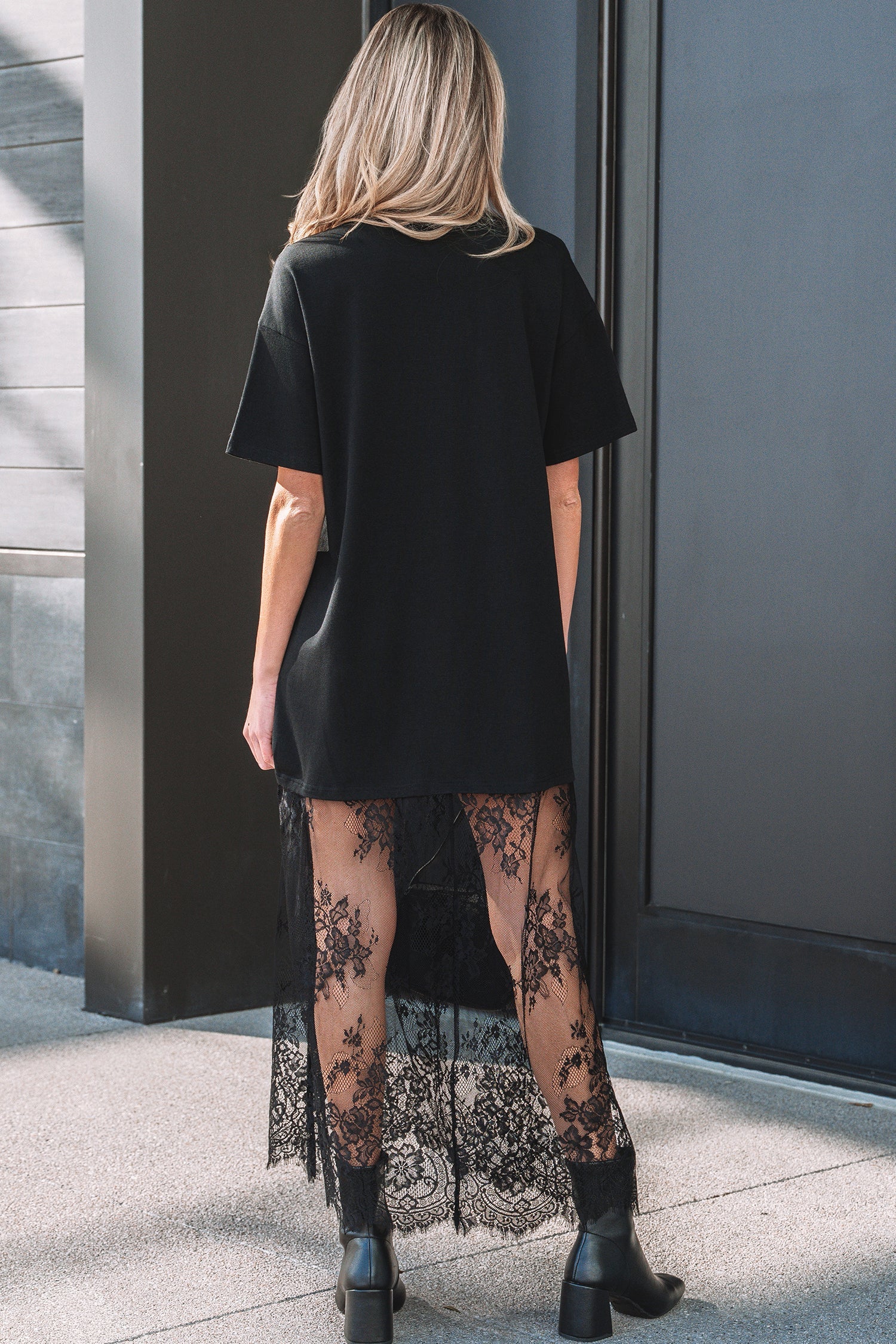 Vestido Maxi Largo com Mangas Curtas e Patchwork Floral