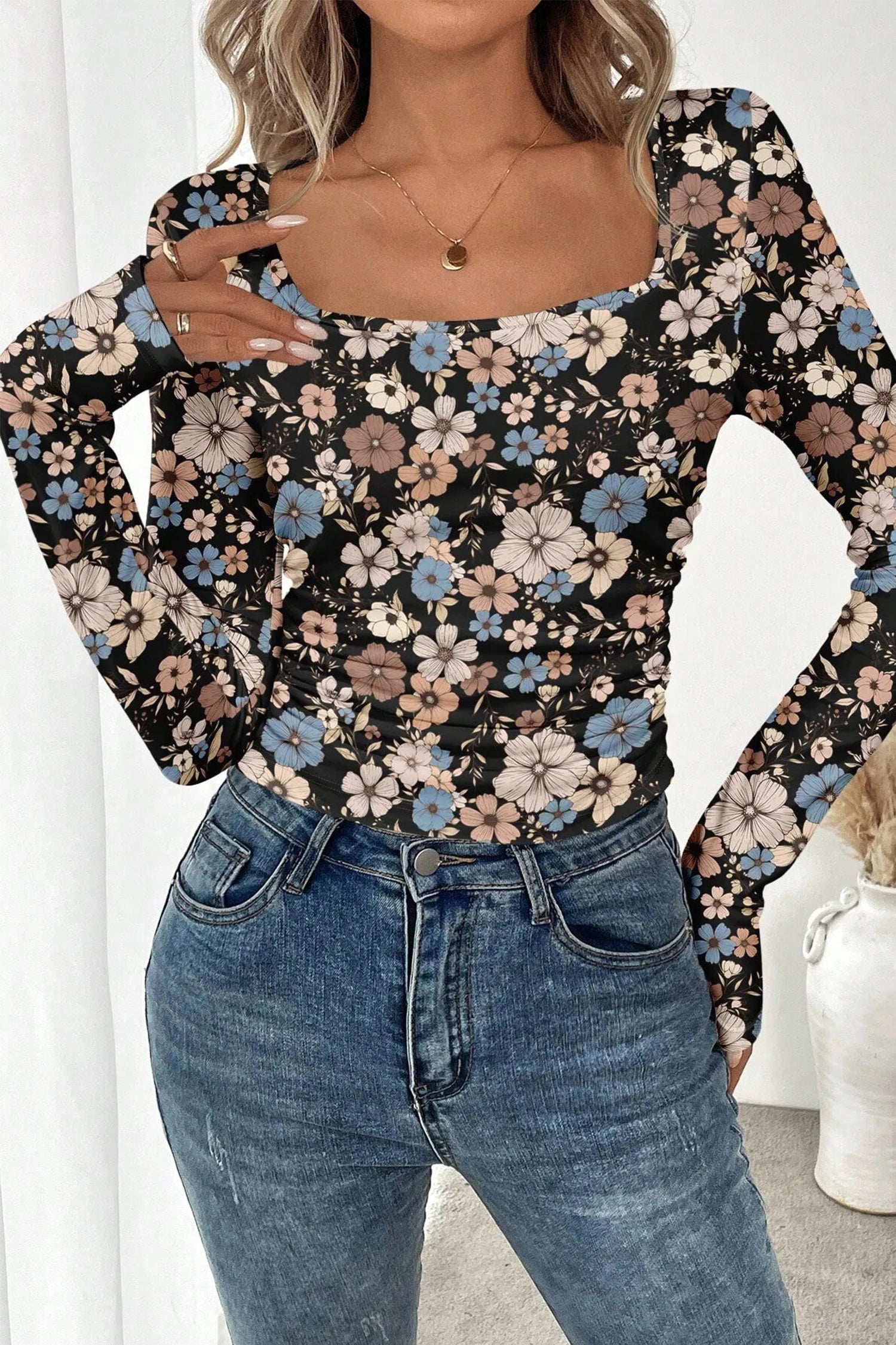 T-shirt Slim a Maniche Lunghe con Stampa Floreale Nera