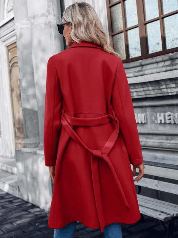Lang trenchcoat til kvinder med bælte og klassisk revers