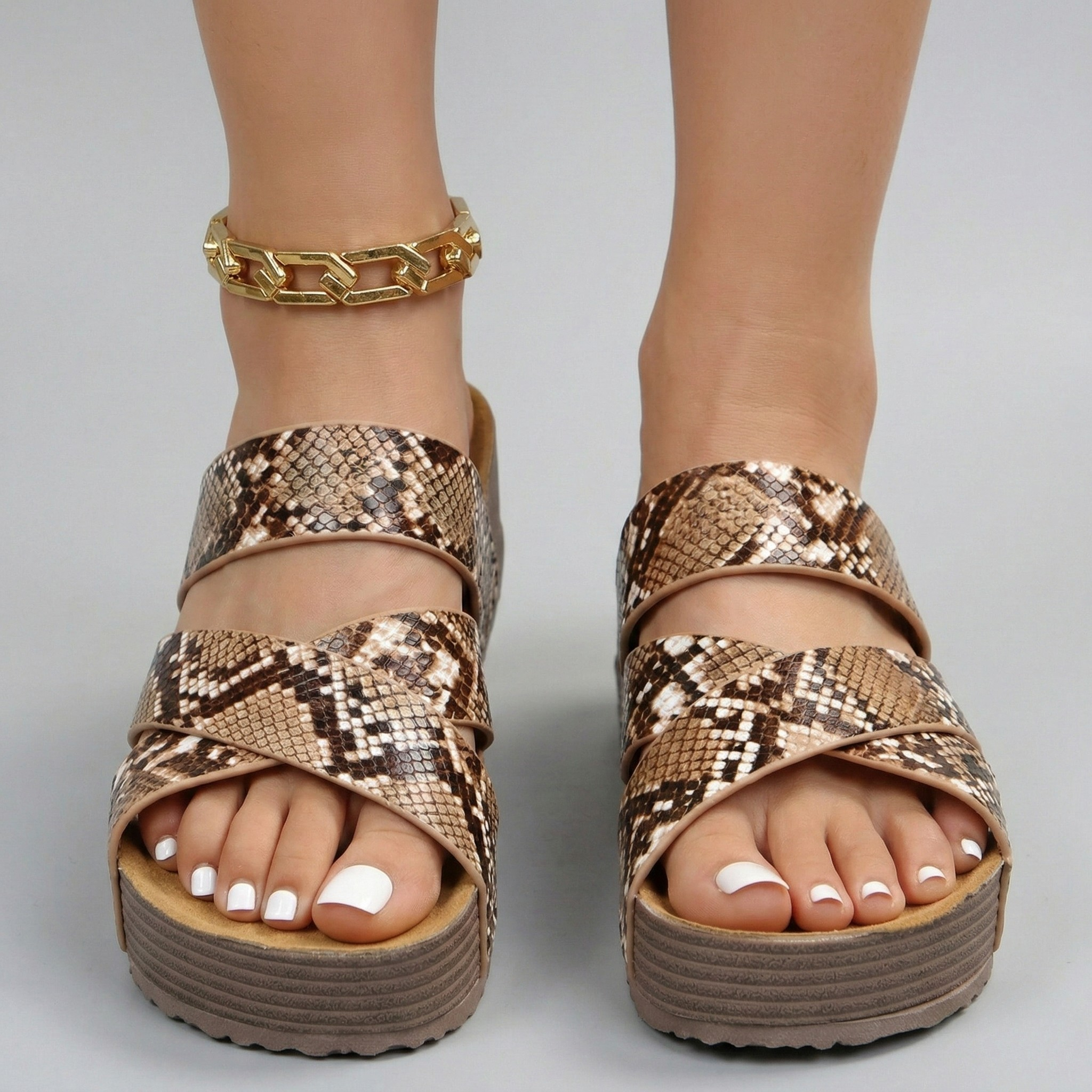 Sandali donna con zeppa e fasce intrecciate in similpelle comfort