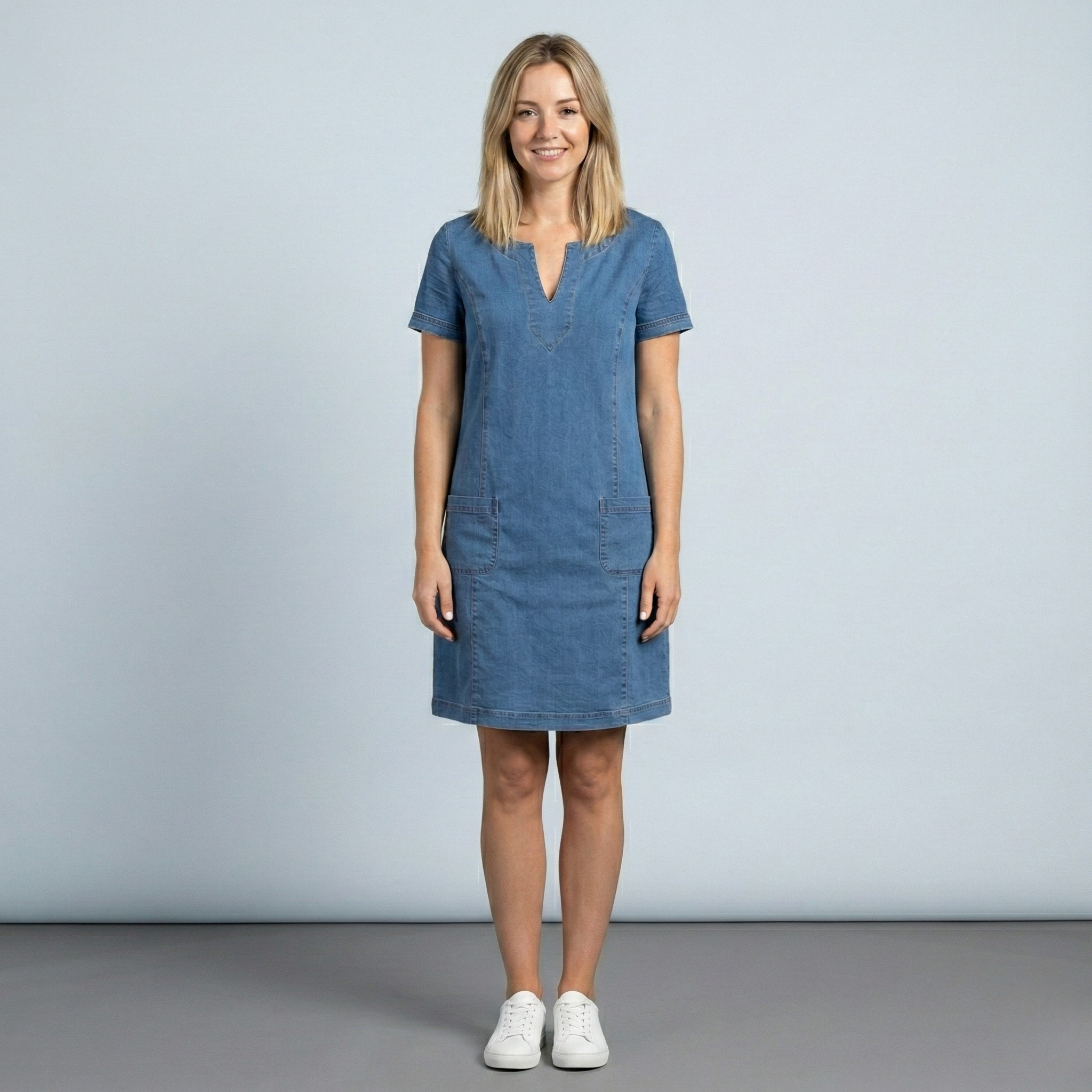 Vestito Donna in Denim Maniche Corte con Tasche e Scollo a V