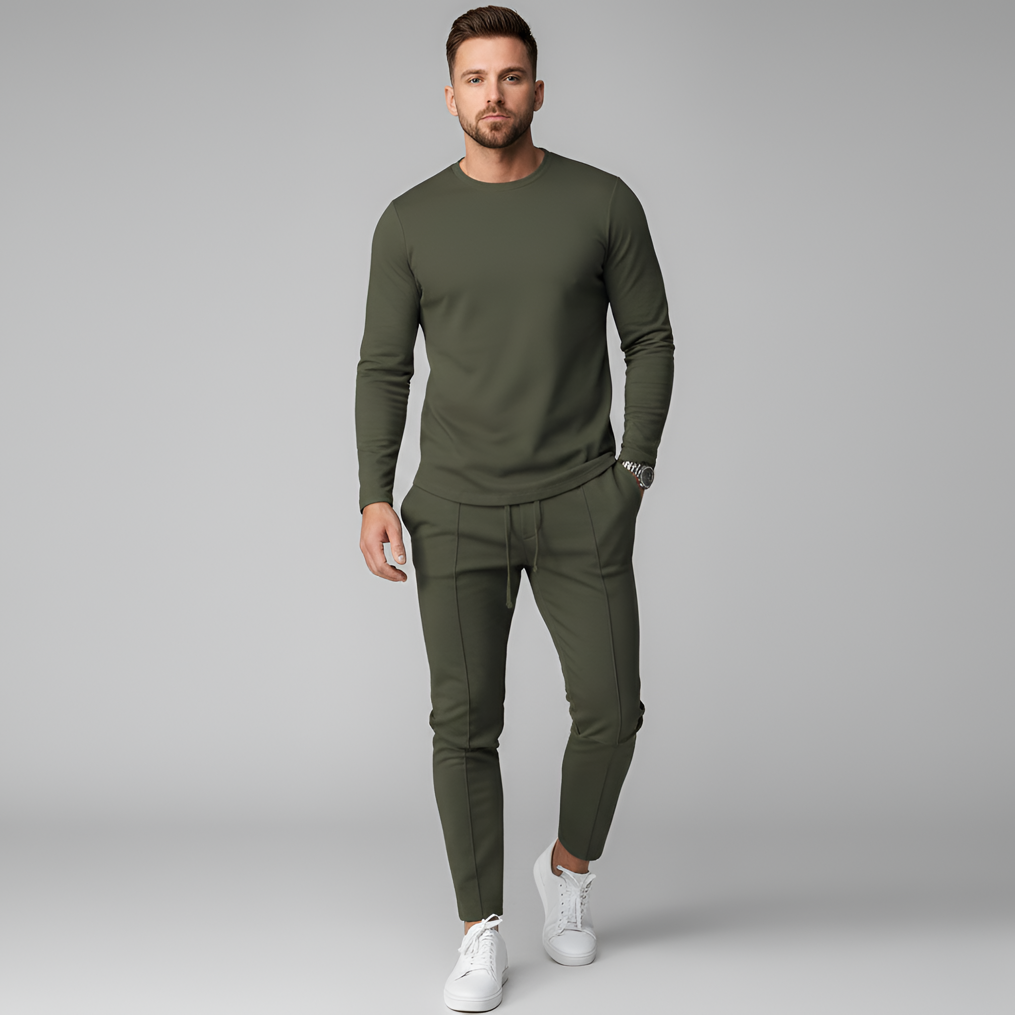 Tuta uomo sportiva con maglia maniche lunghe e pantaloni jogger