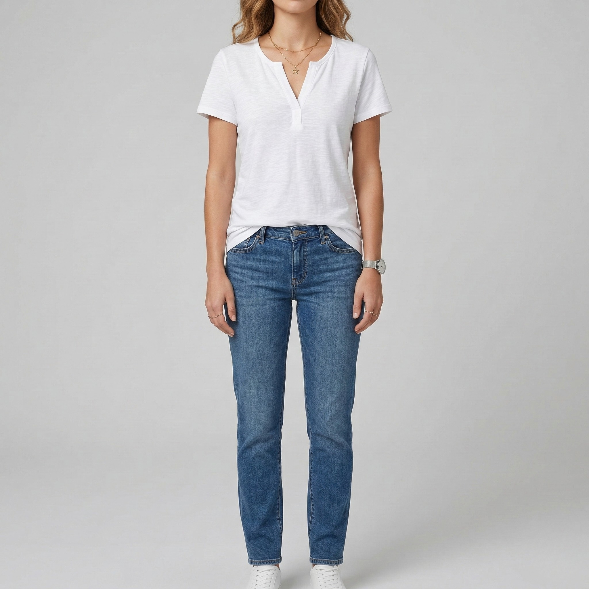 Blusa Evalynn Mulher – Decote em V Favorável & Tecido Leve e Respirável para um Verão Confortável