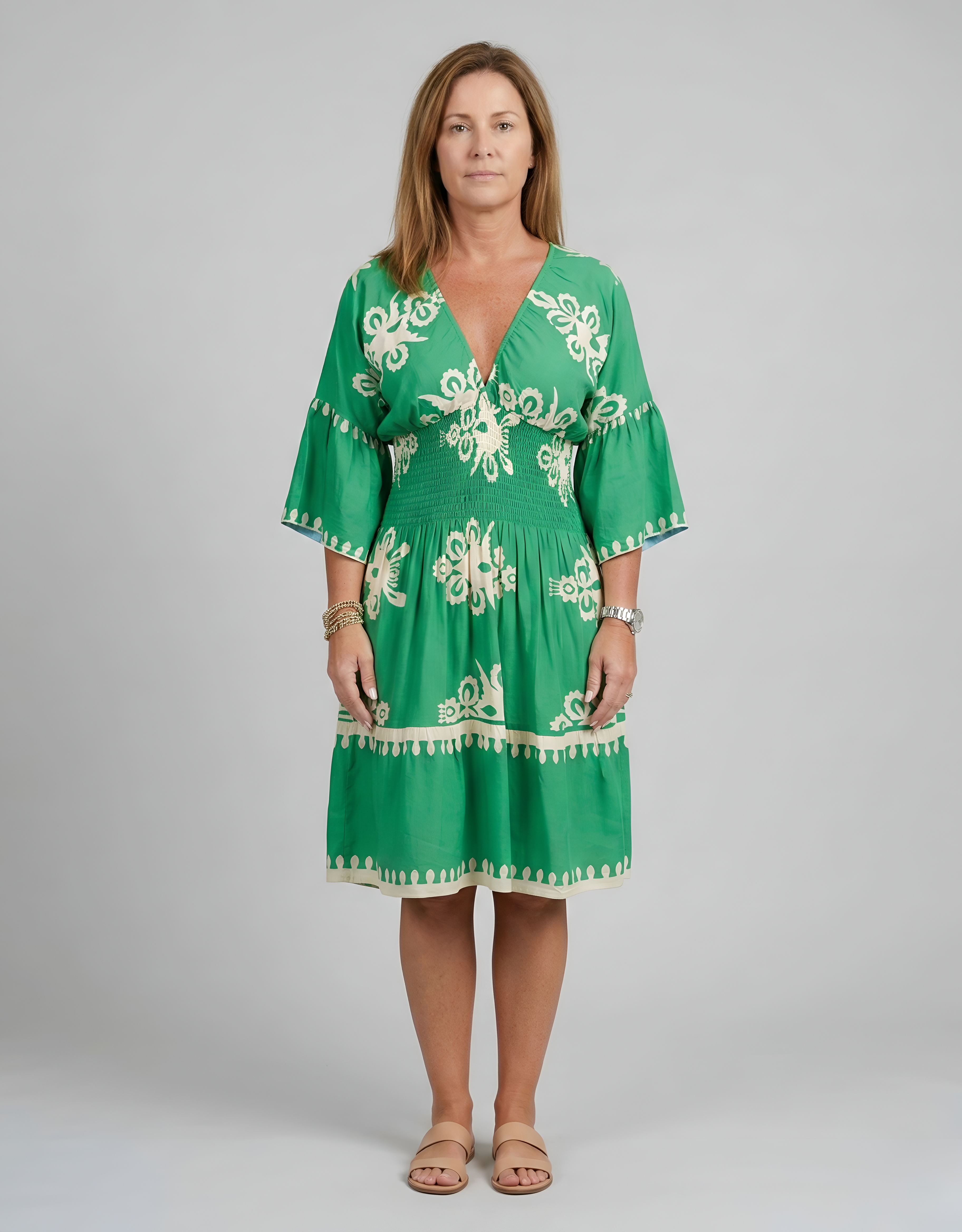 Vestido corto de mujer con escote en V y mangas amplias, estampado floral elegante