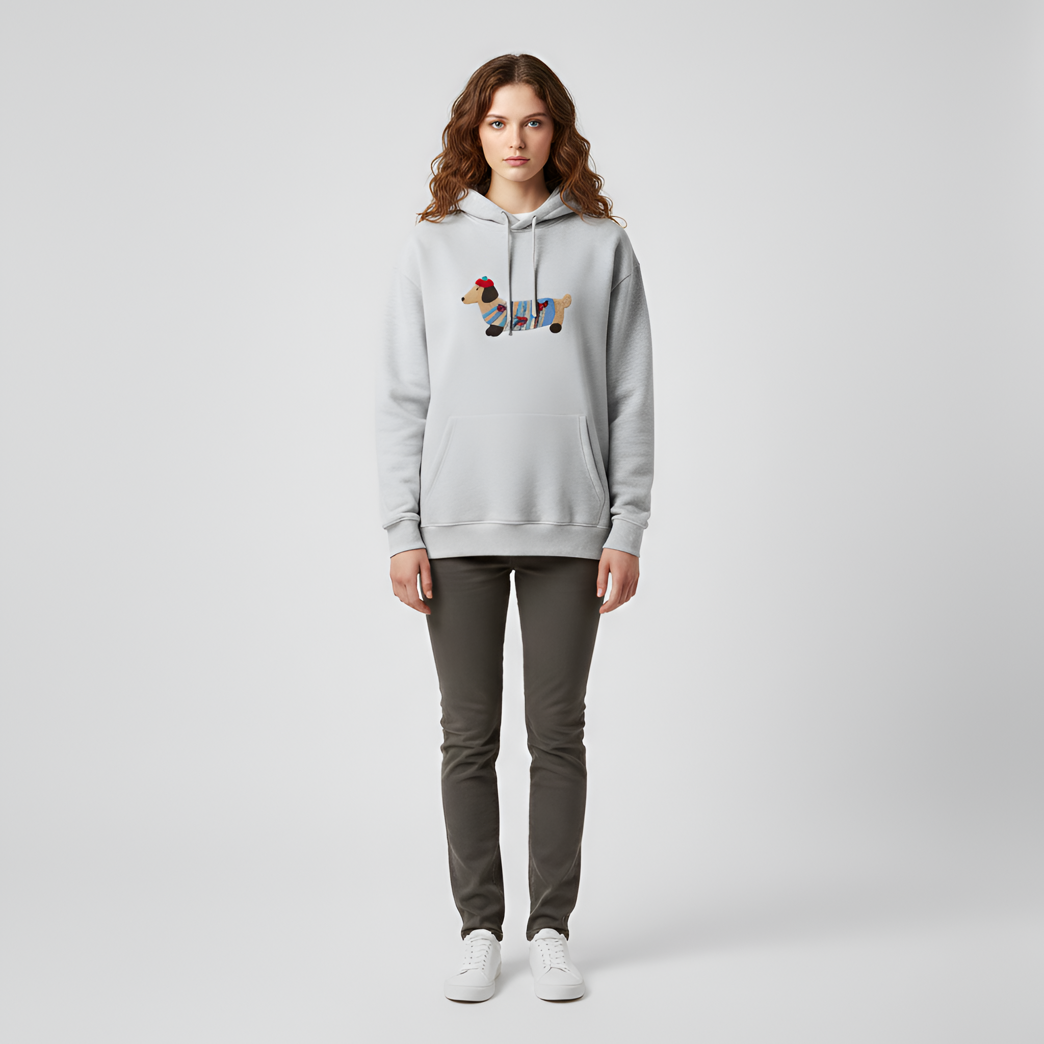 Felpa donna con cappuccio in cotone con ricamo grafico vestibilità relaxed