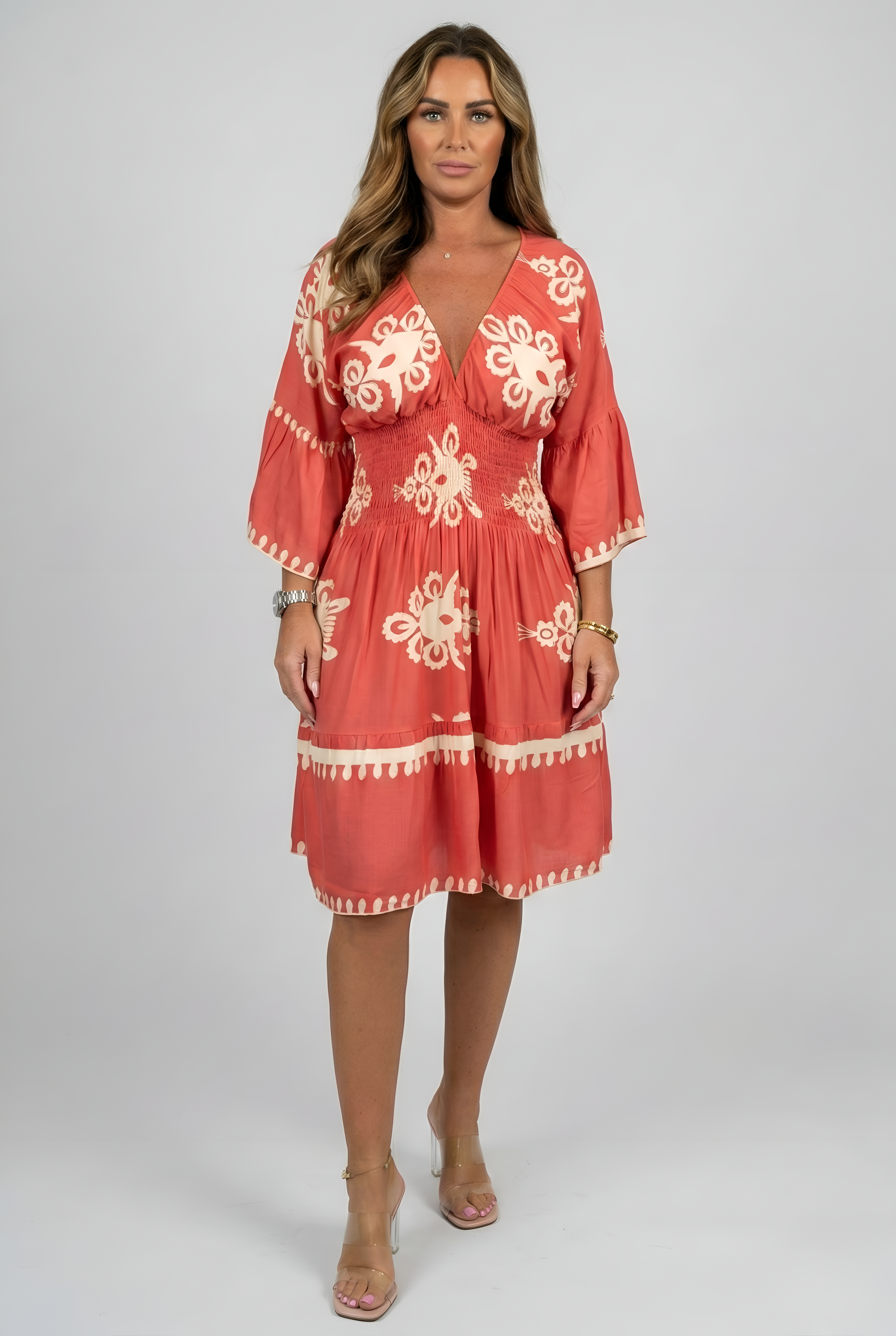 Vestido corto de mujer con escote en V y mangas amplias, estampado floral elegante