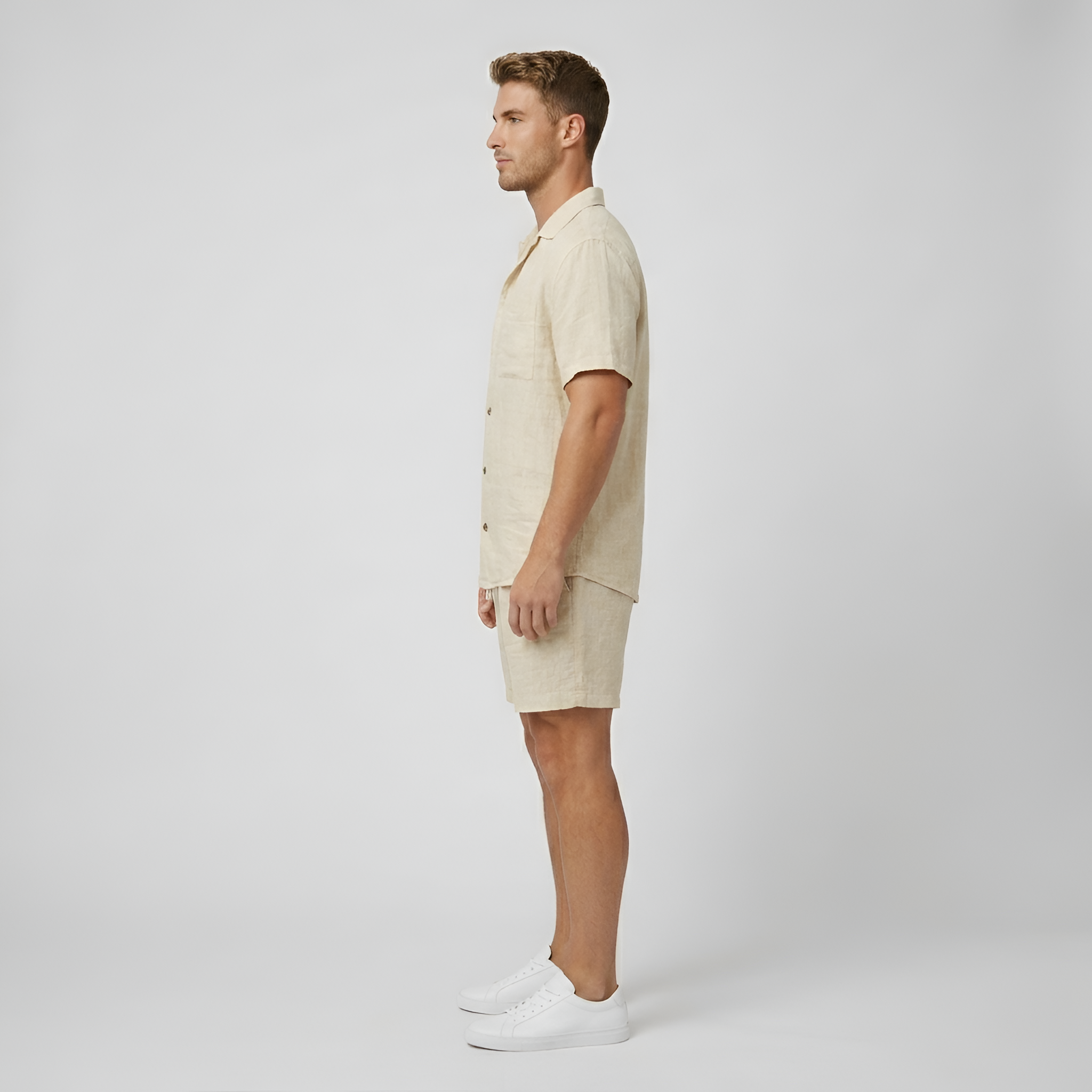 Completo uomo in lino con camicia a maniche corte e bermuda coordinati