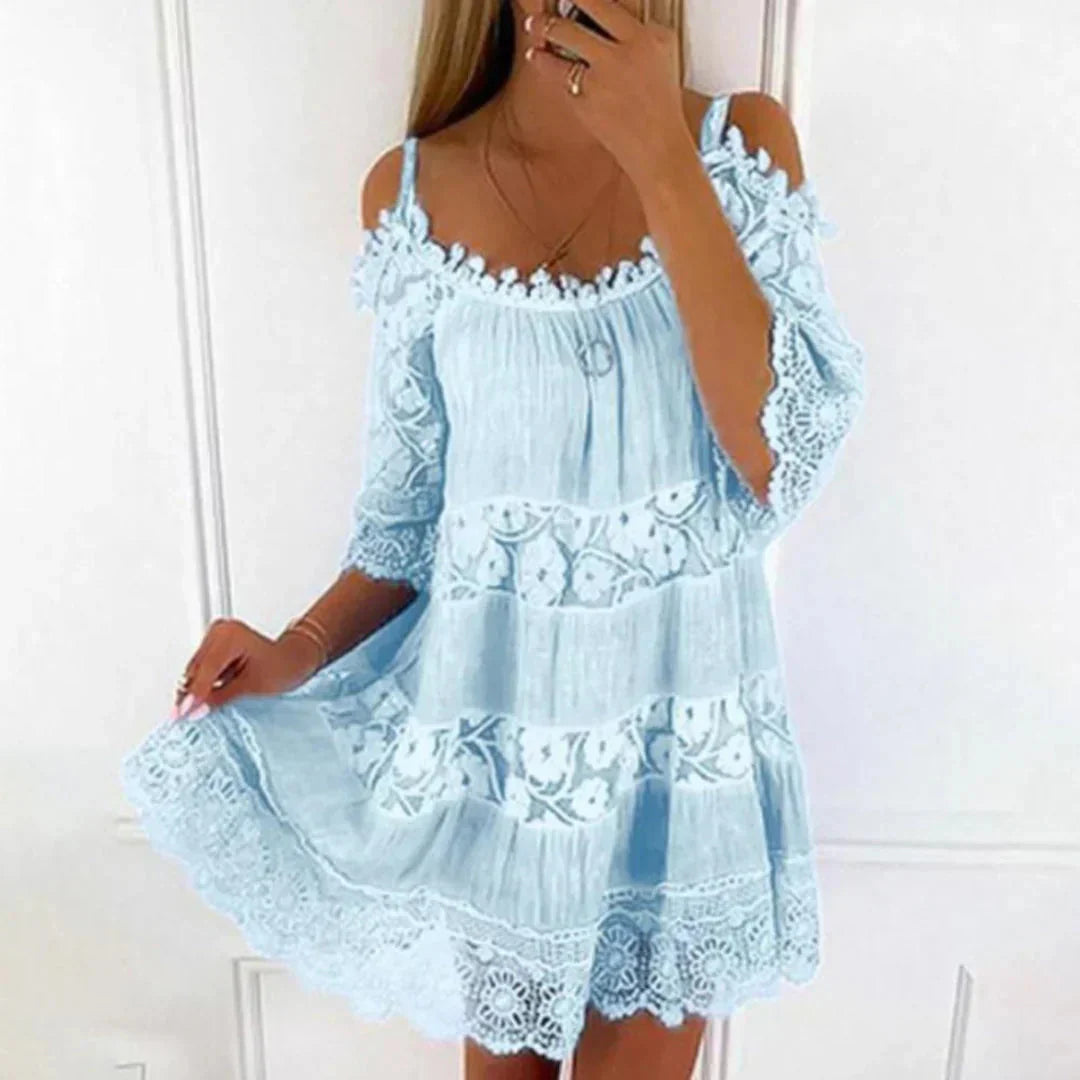 Rochie mini de vară cu dantelă croșetată și broderii