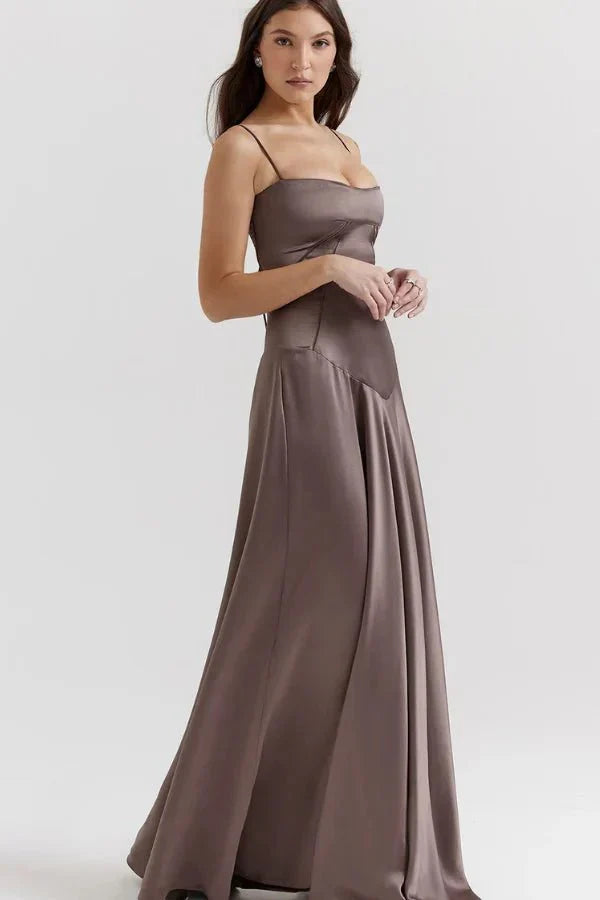 Gabriella – La robe maxi corset en satin soyeux
