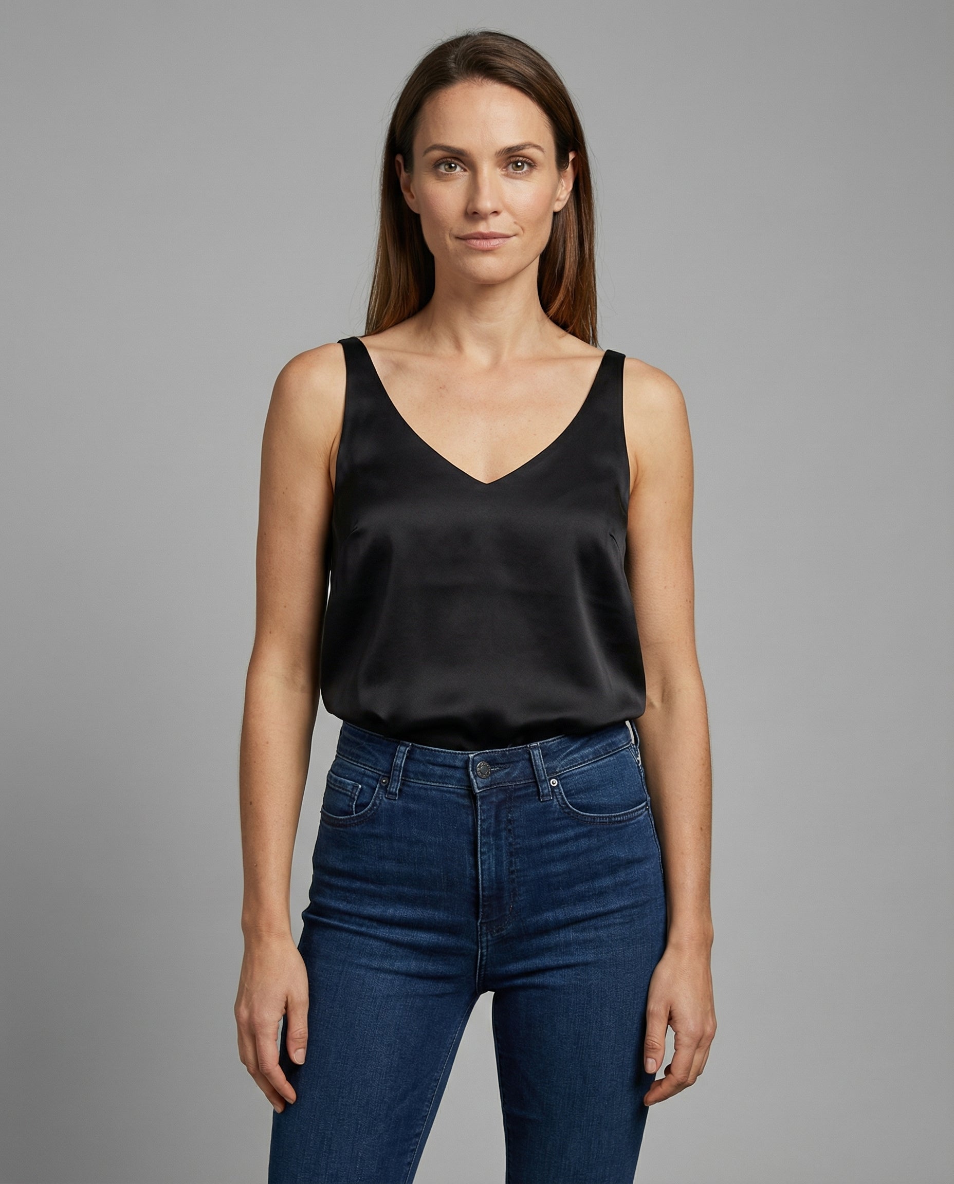 Top de Mulher em Cetim com Decote em V – Elegante, Leve e Versátil