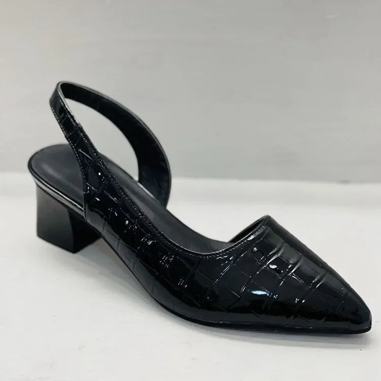 Slingback s výstrihom a špičkou na širokom podpätku