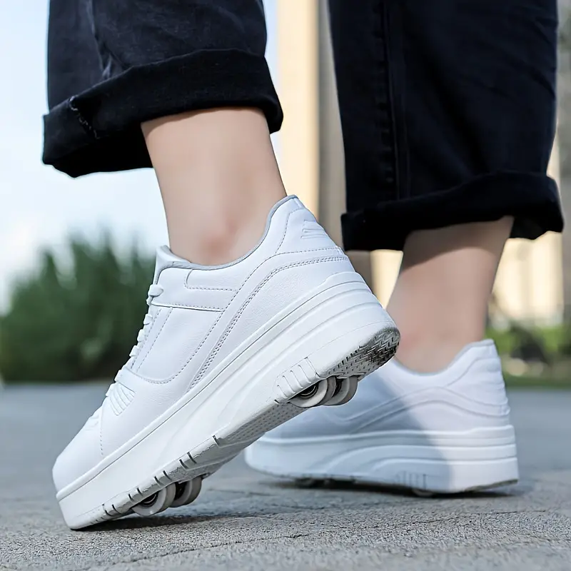 Γυναικεία sneakers με χοντρή σόλα και ρυθμιζόμενο κλείσιμο