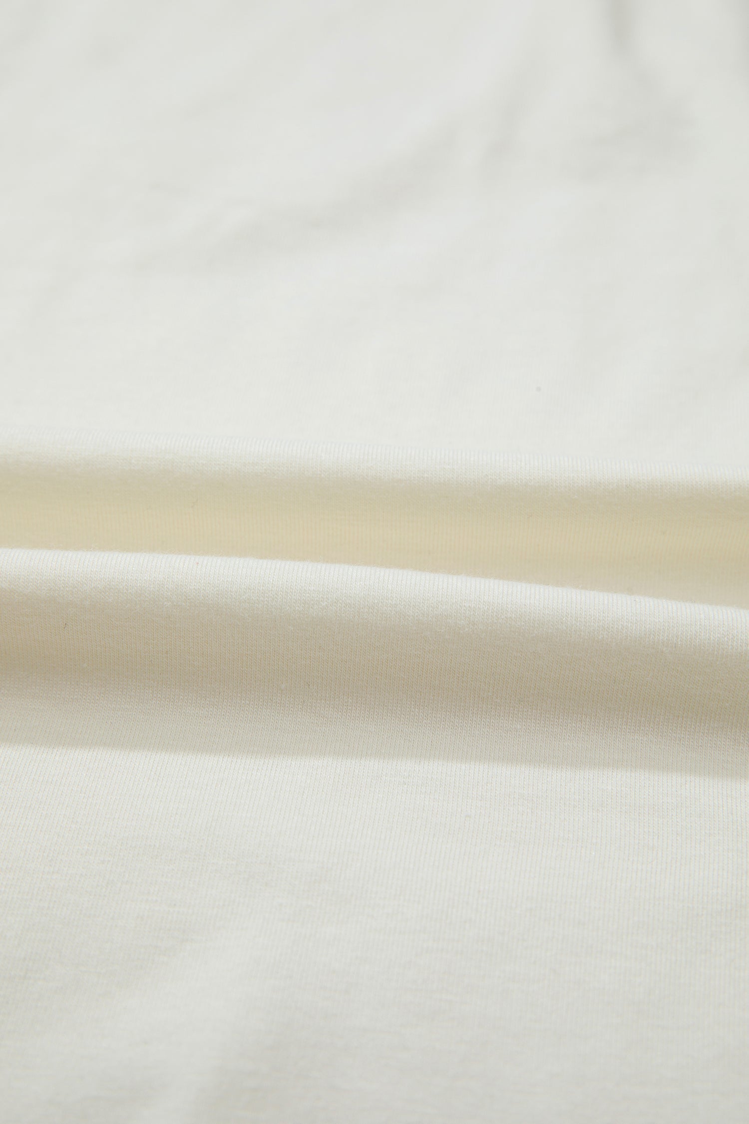Top a Maniche Lunghe Beige con Patchwork Floreale Retro e Color Block