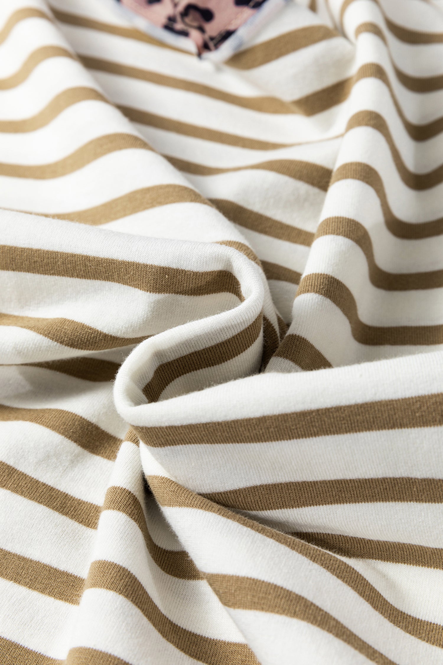 Volné tričko s kulatým výstřihem, khaki pruhy a leopardí patchwork