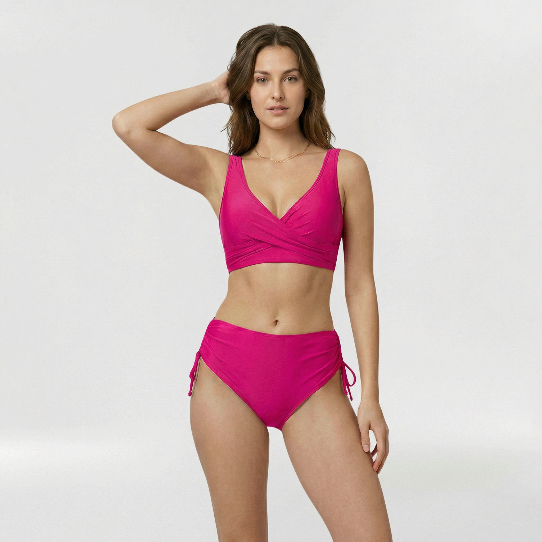 Dámské bikiny s překříženým topem a širokými ramínky na pláž  