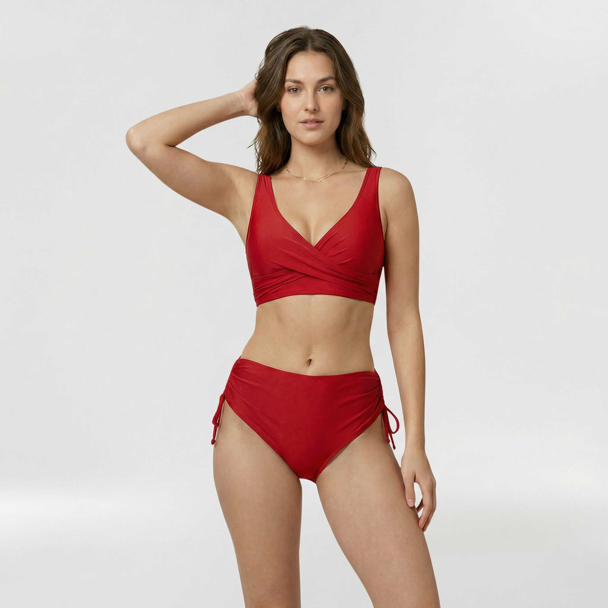 Dámské bikiny s překříženým topem a širokými ramínky na pláž  