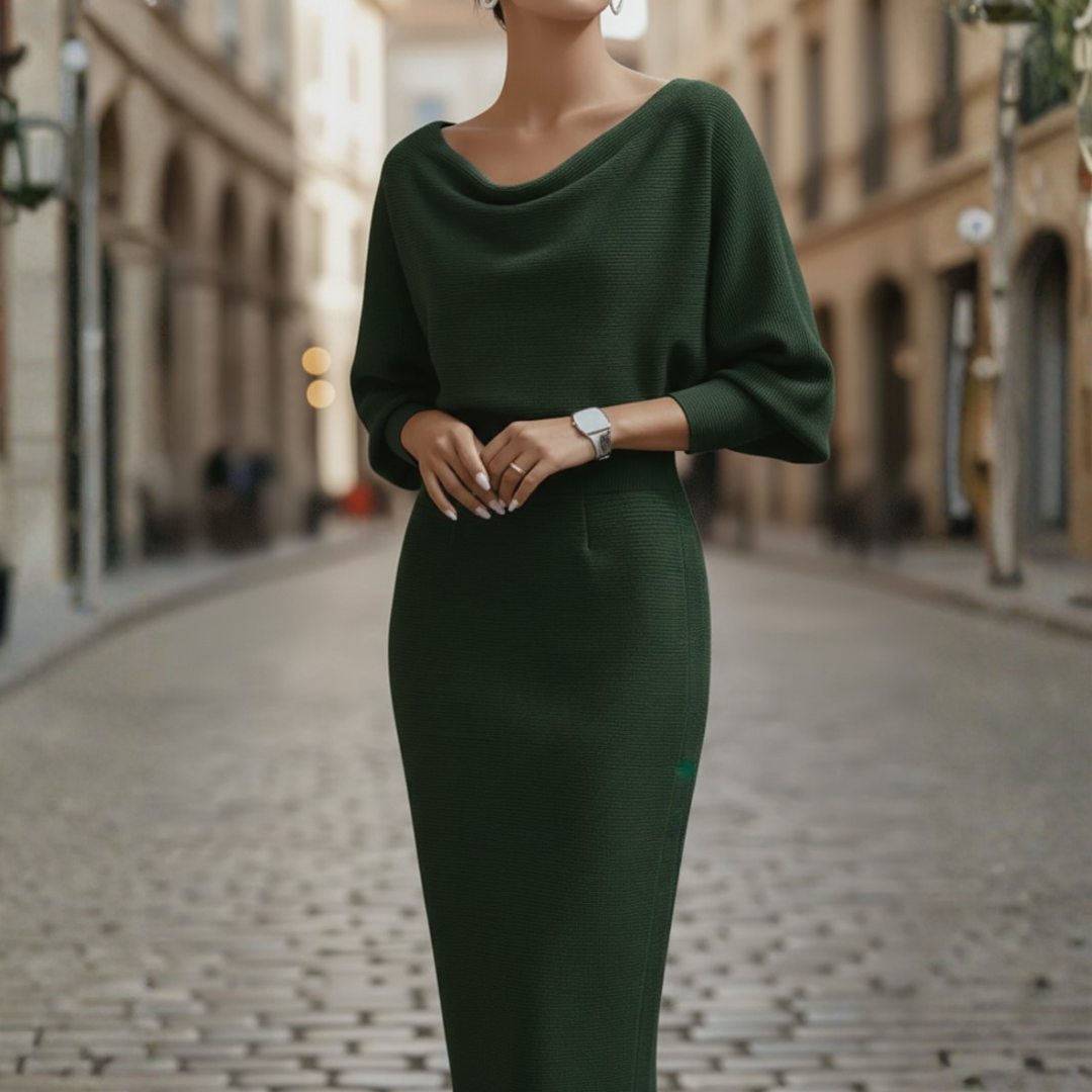 Robe élégante pour femme avec col large en tissu doux