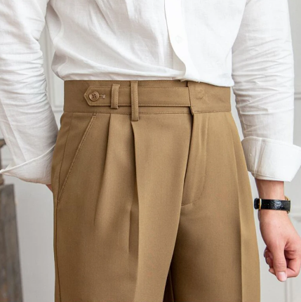Pantaloni eleganți bărbați croiți, cu pli și picior drept