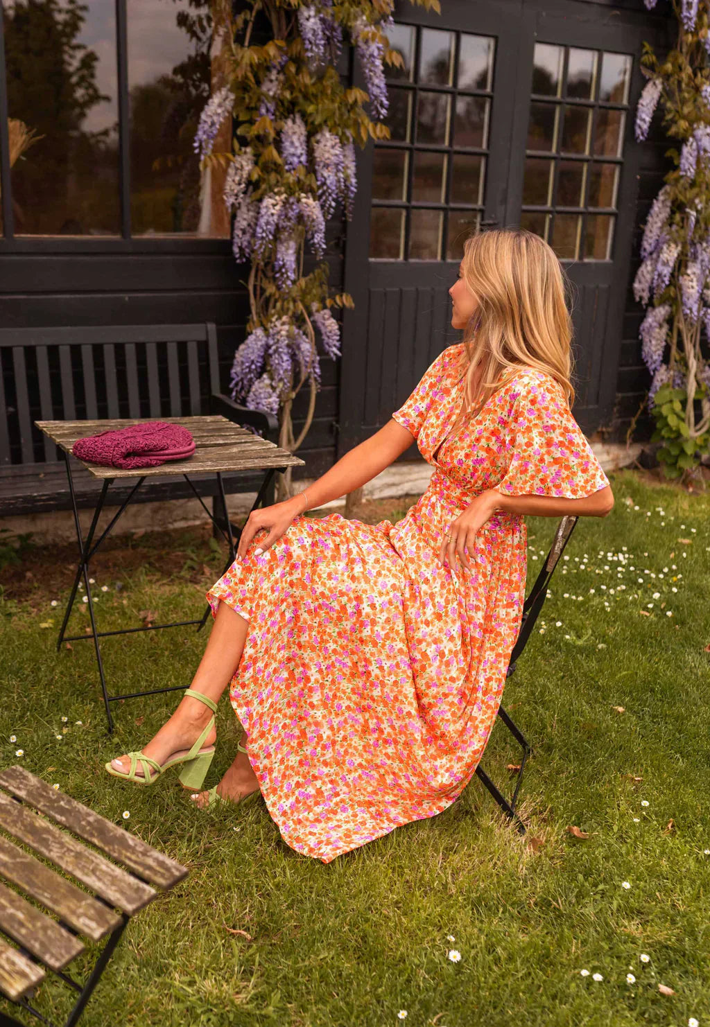 Rochie lungă de damă cu imprimeu floral și decolteu în V – Rochie de vară elegantă și casual