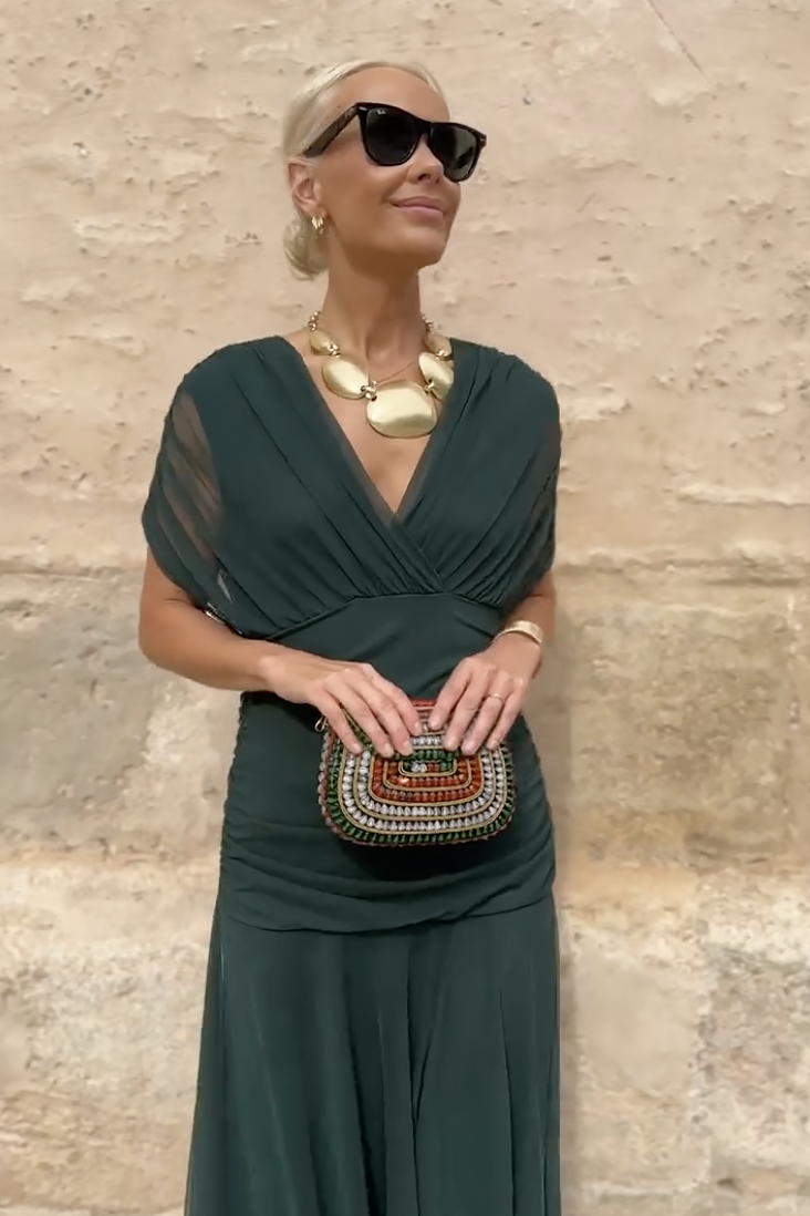 Vestido Longo Elegante Feminino com Decote Bardot e Saia Fluida